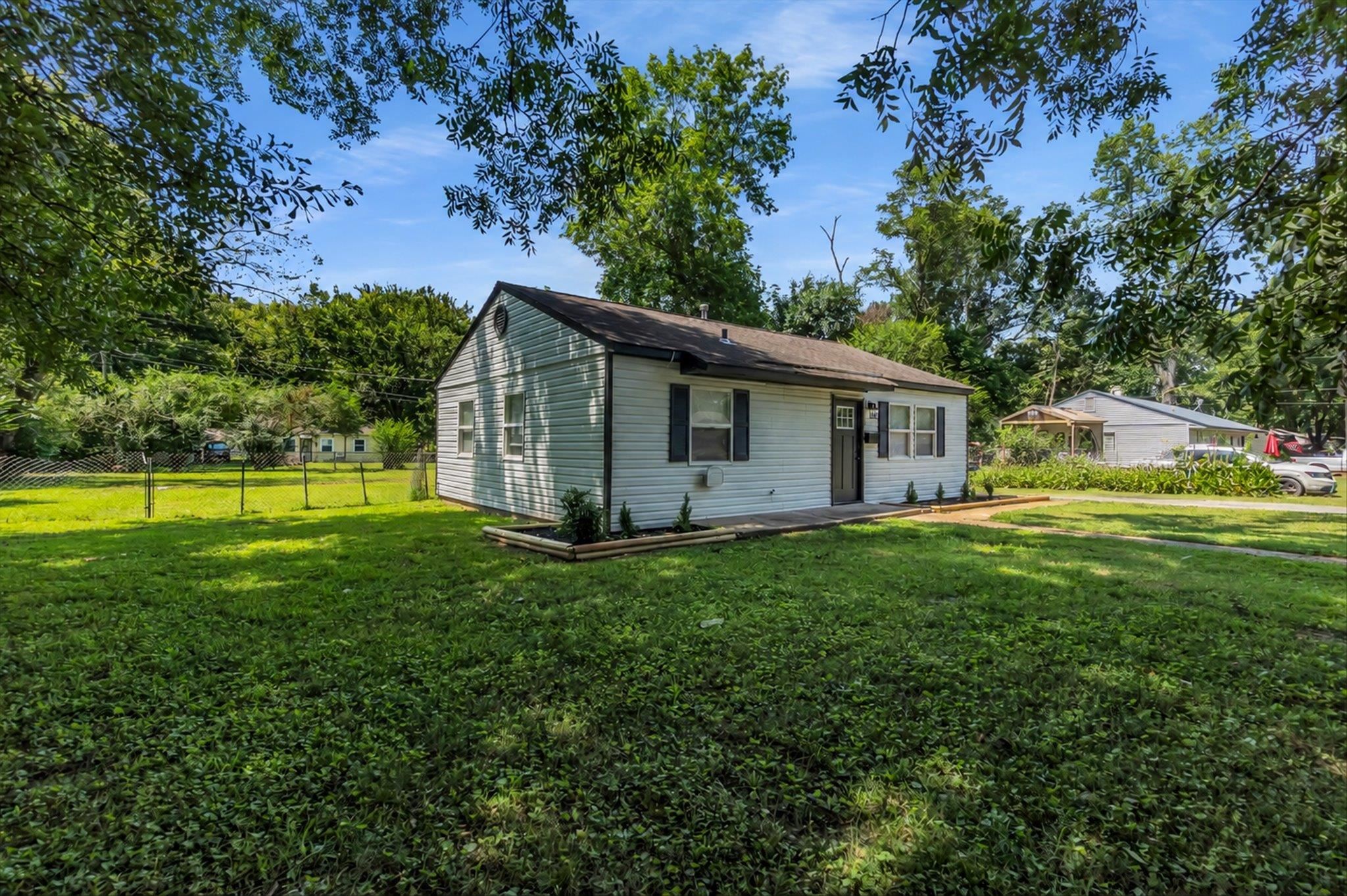 7783 Commodore Rd