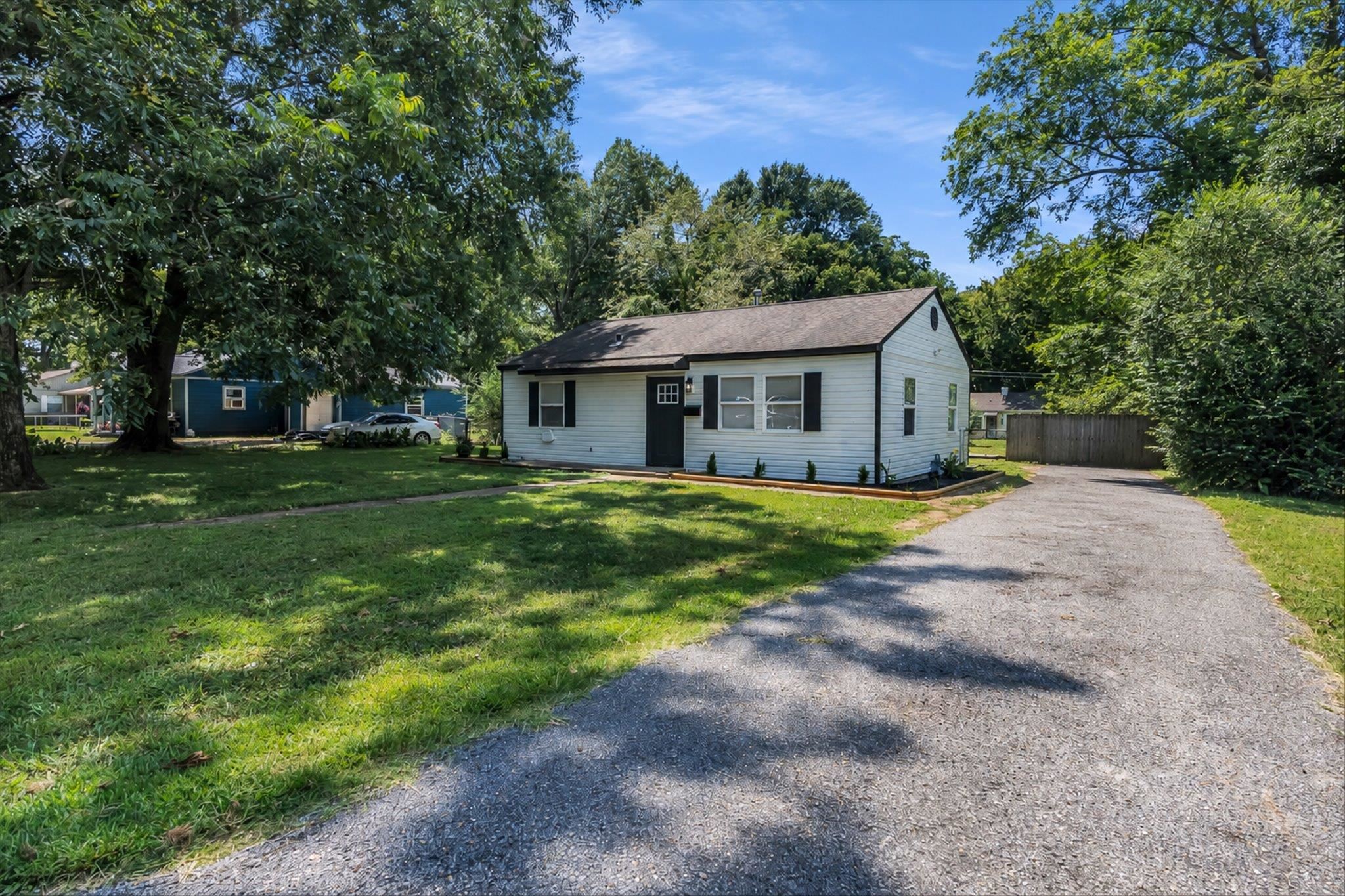 7783 Commodore Rd