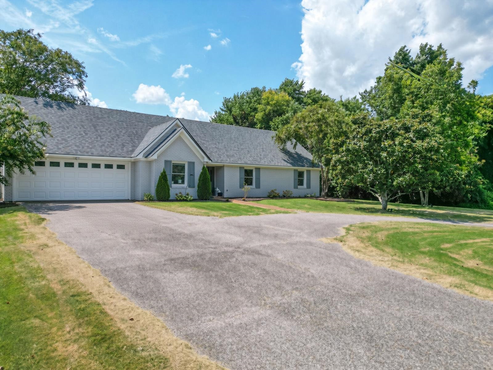 205 Blue Gray Cir