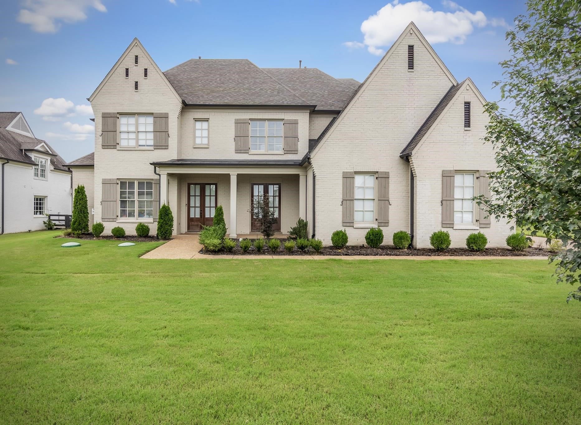 385 Magnolia Ln