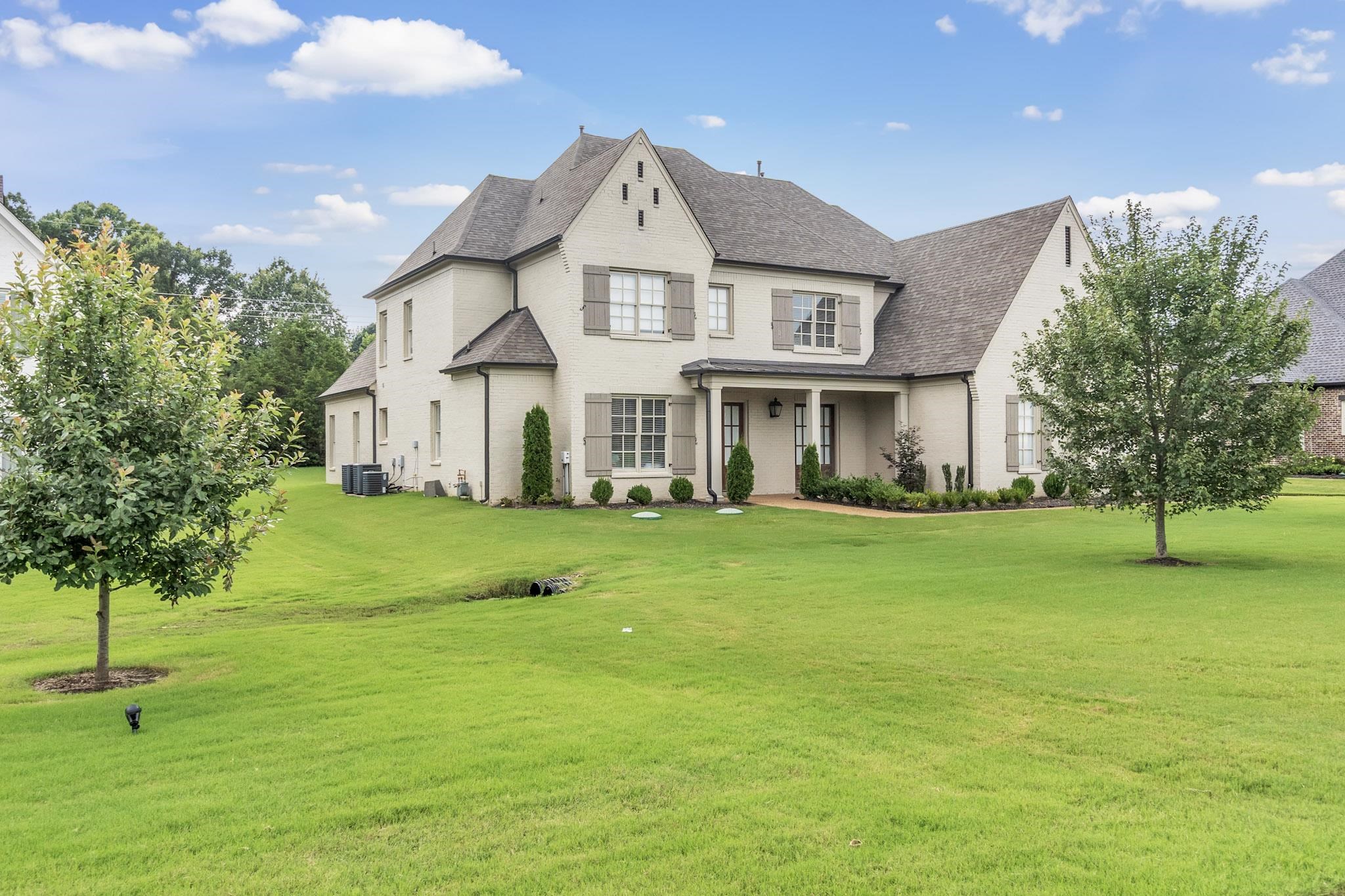 385 Magnolia Ln