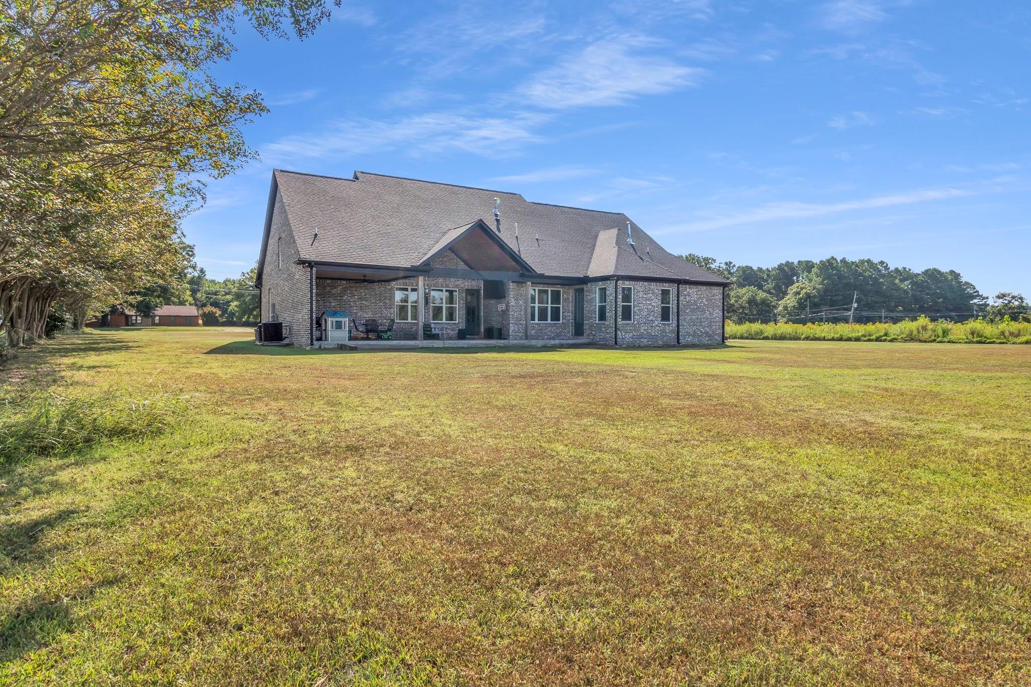 8589 Brunswick Rd