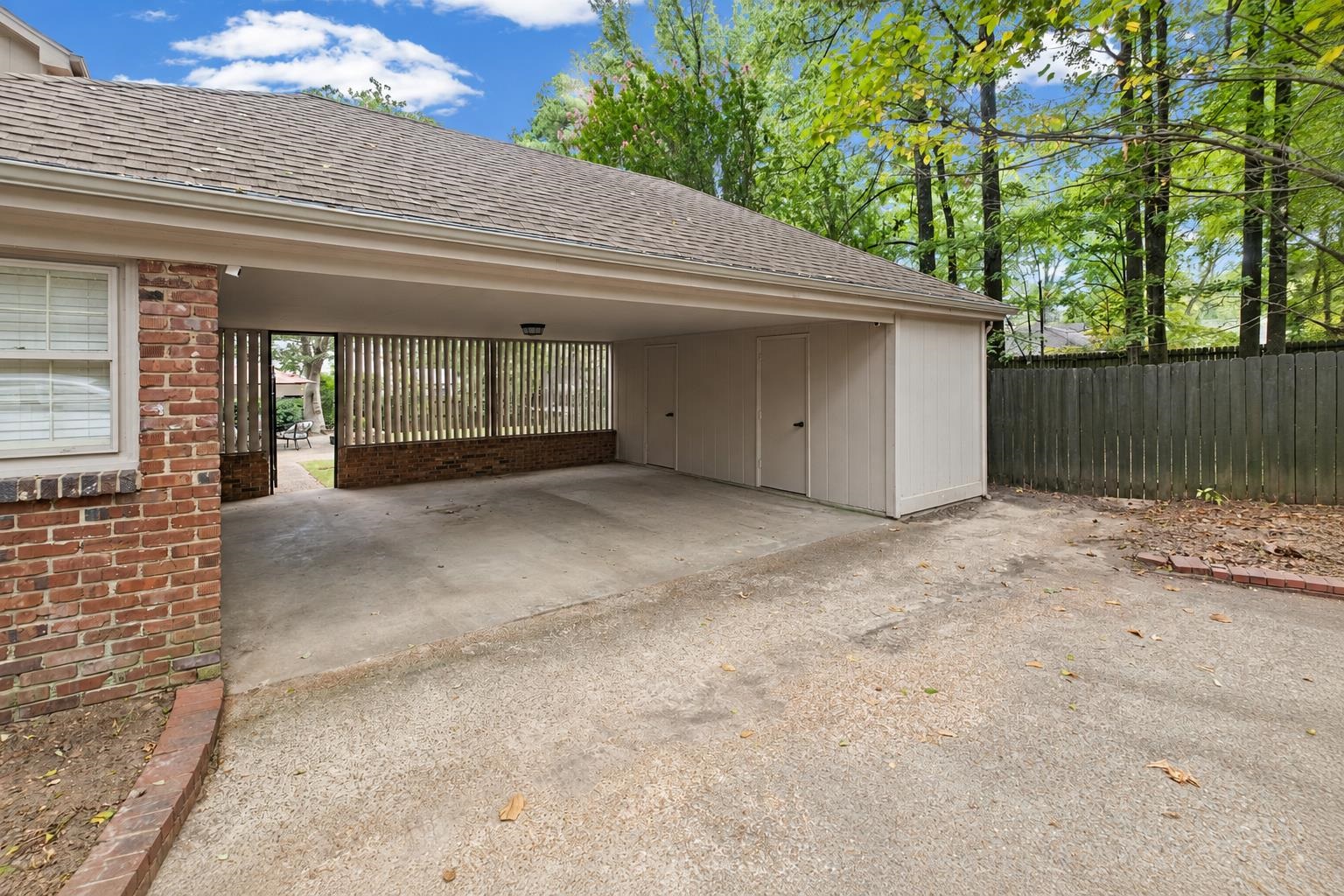 6631 Poplar Pike