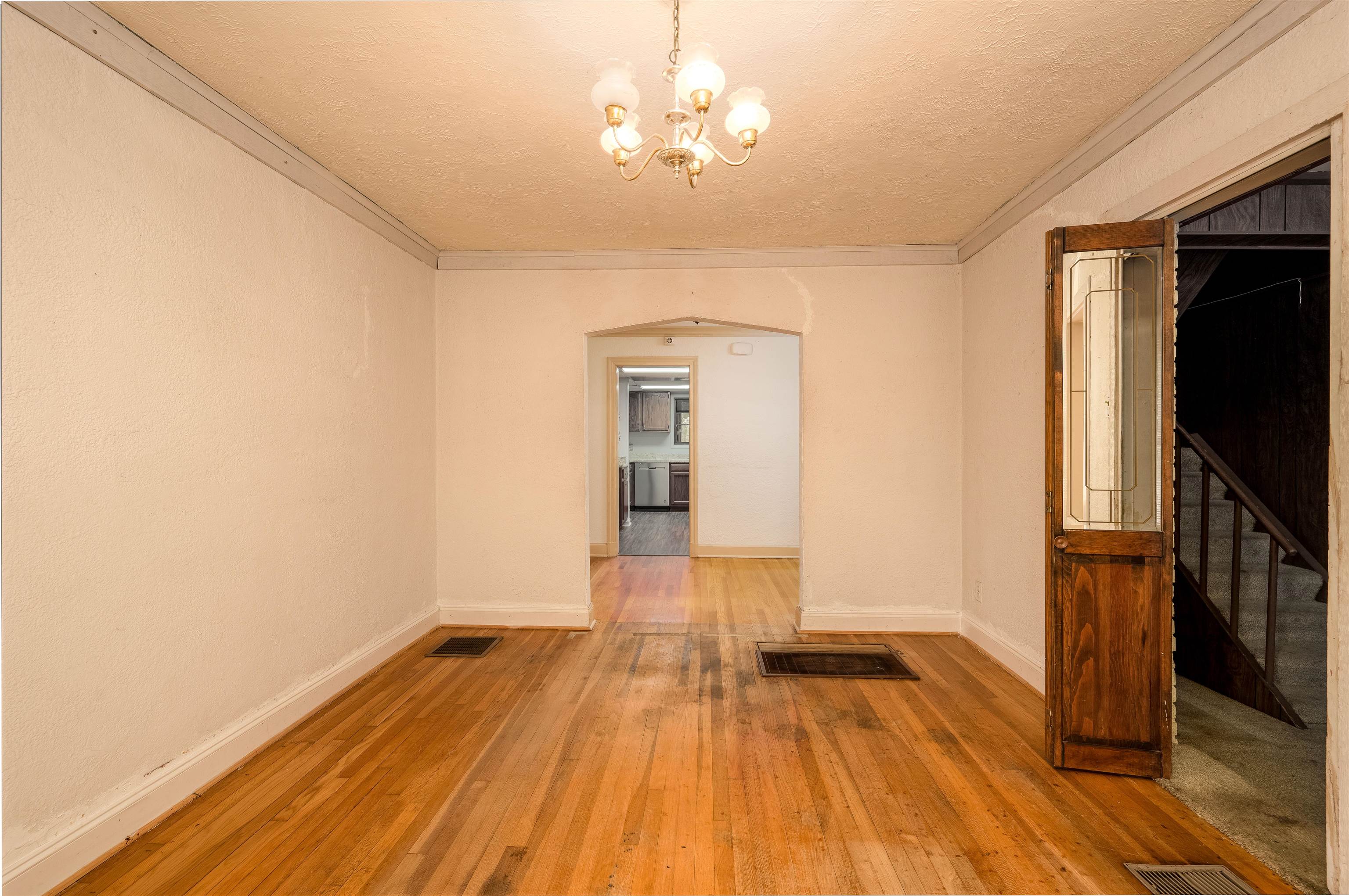 3814 Faxon Ave
