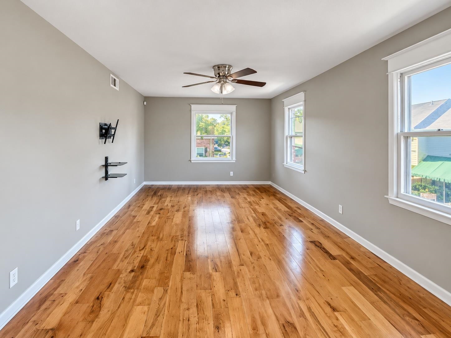 1202 Middle Ct 301