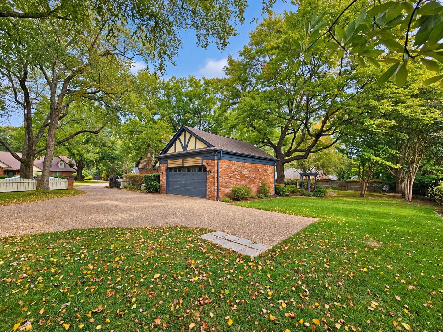 2338 White Ash Cv