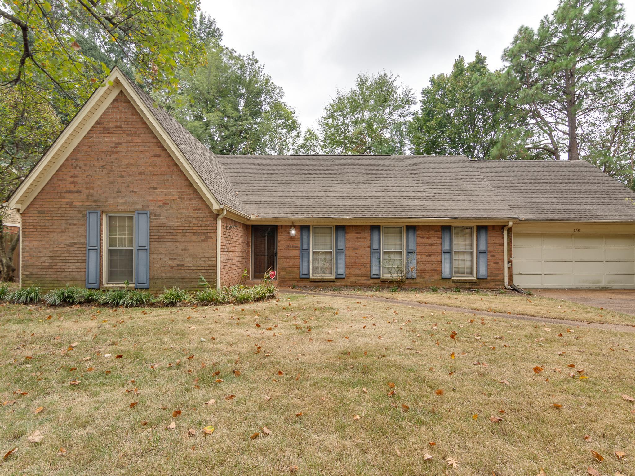 6733 Amersham Dr