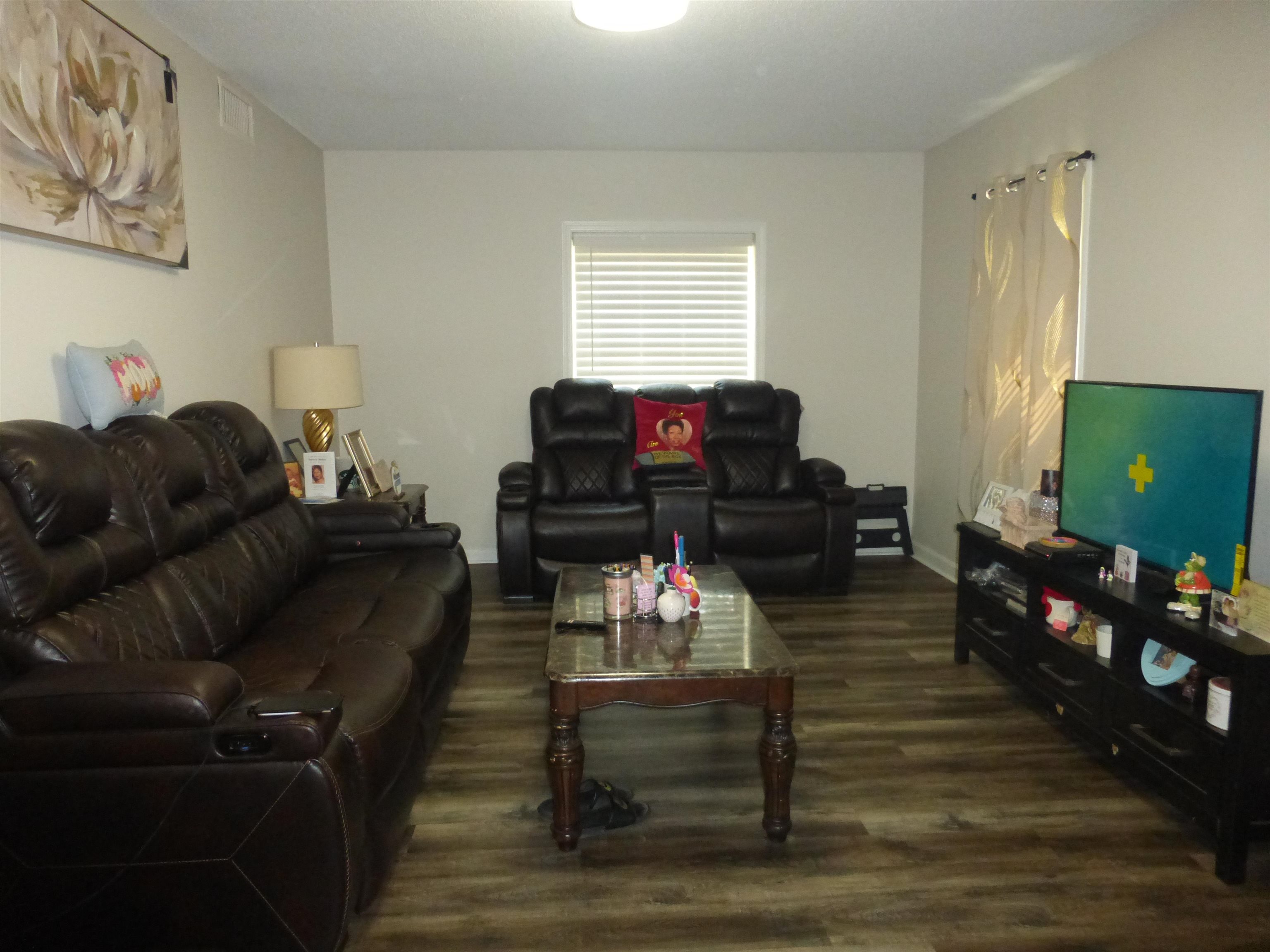 1207 Chamberlain Dr 102