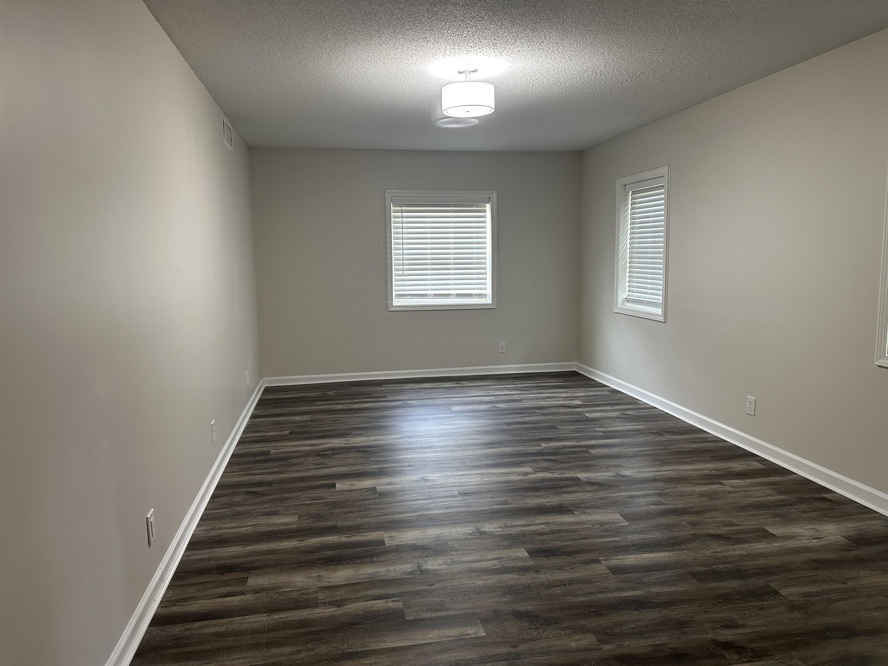1207 Chamberlain Dr 102
