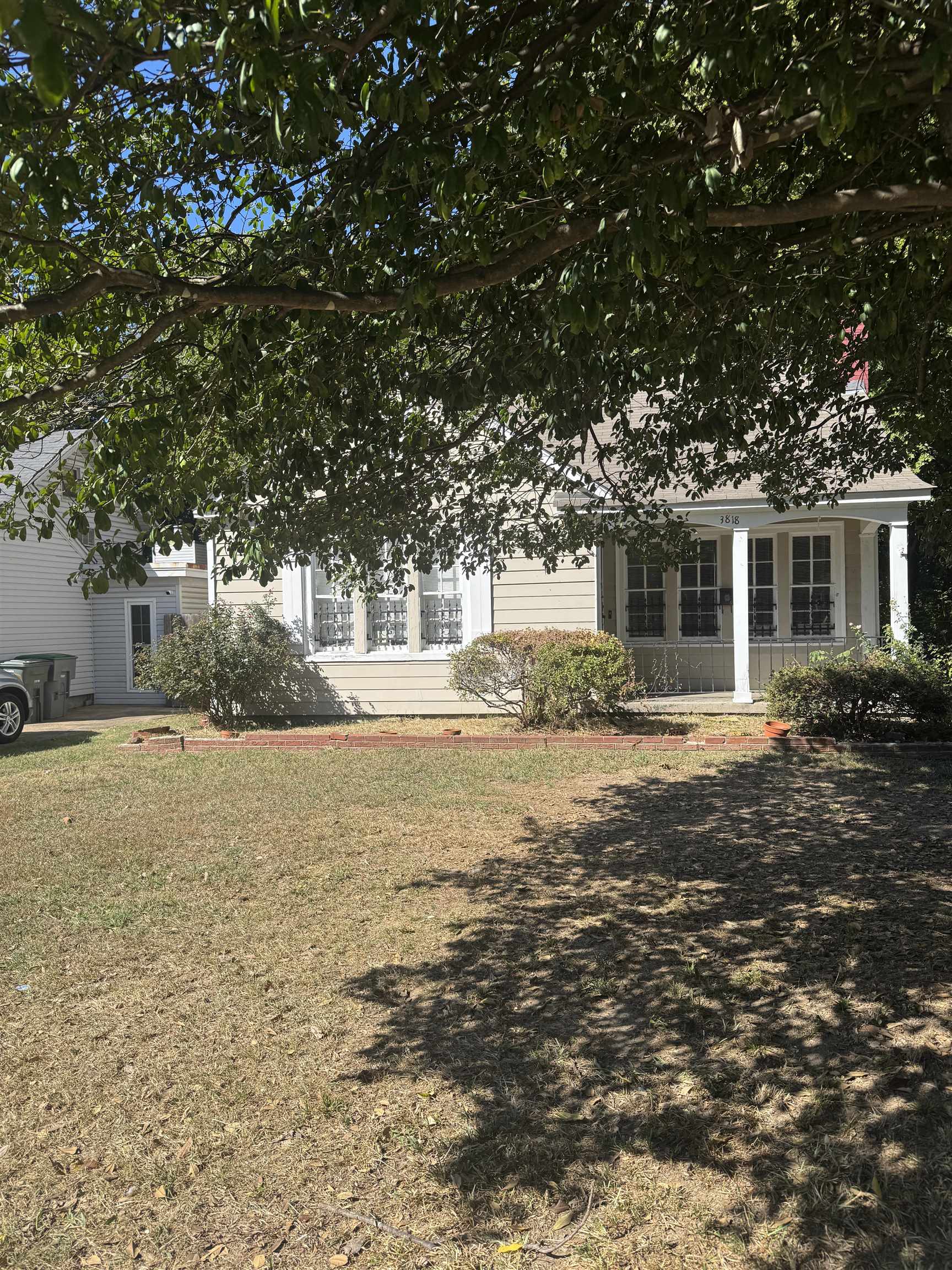 3818 Faxon Ave