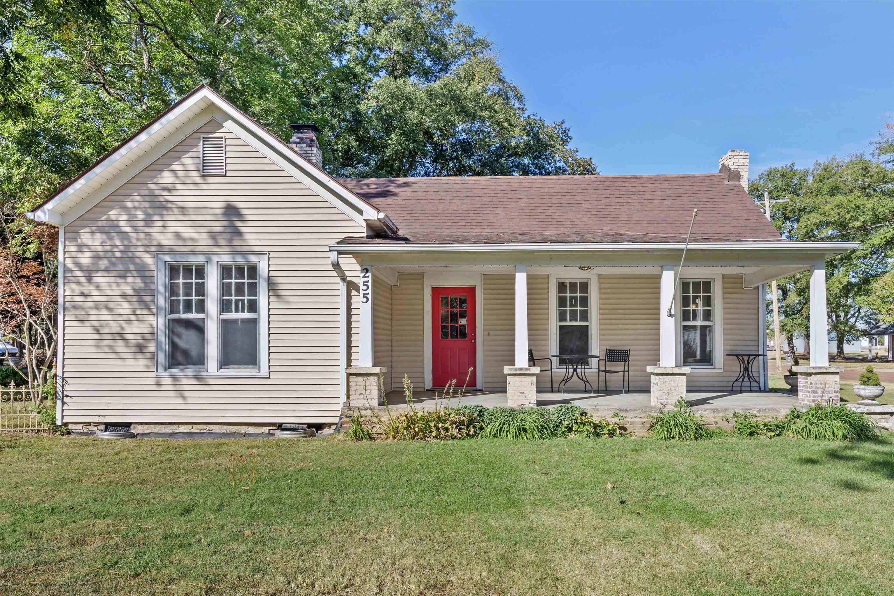 255 Main St