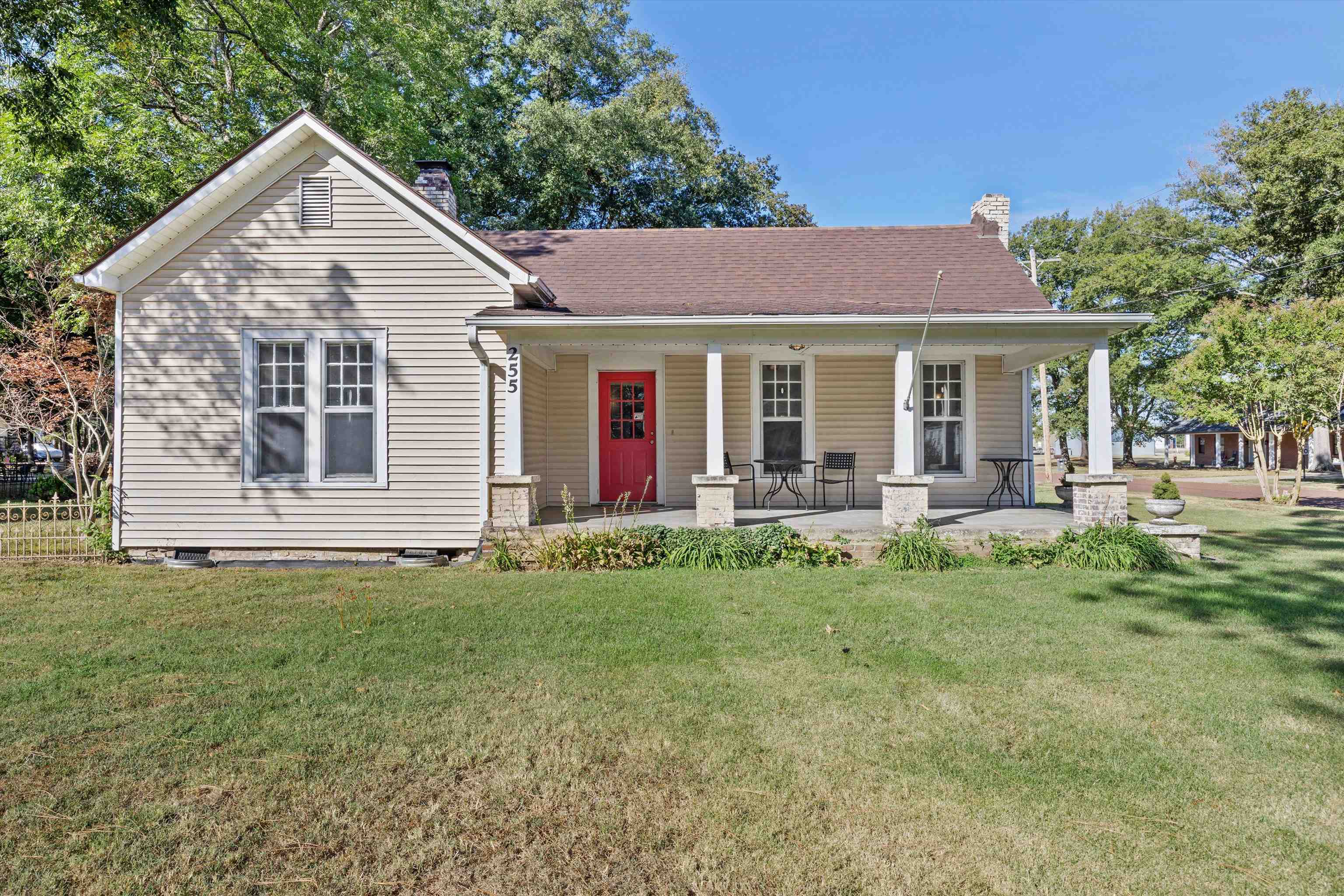 255 Main St