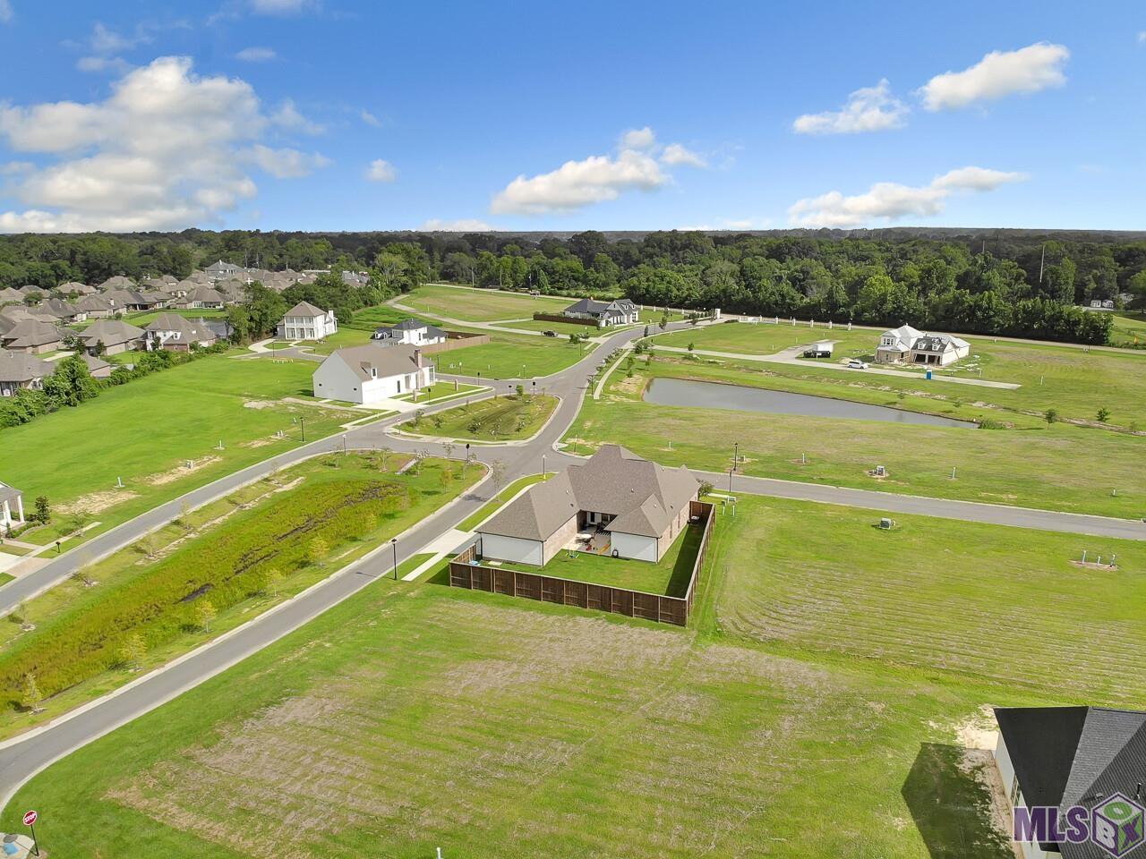 27 OAKLAND CROSSING BLVD, Prairieville, LA 70769