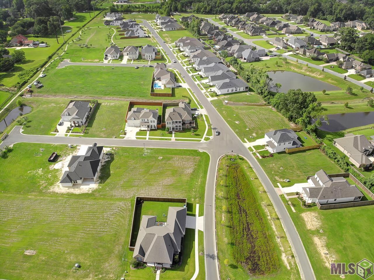 27 OAKLAND CROSSING BLVD, Prairieville, LA 70769