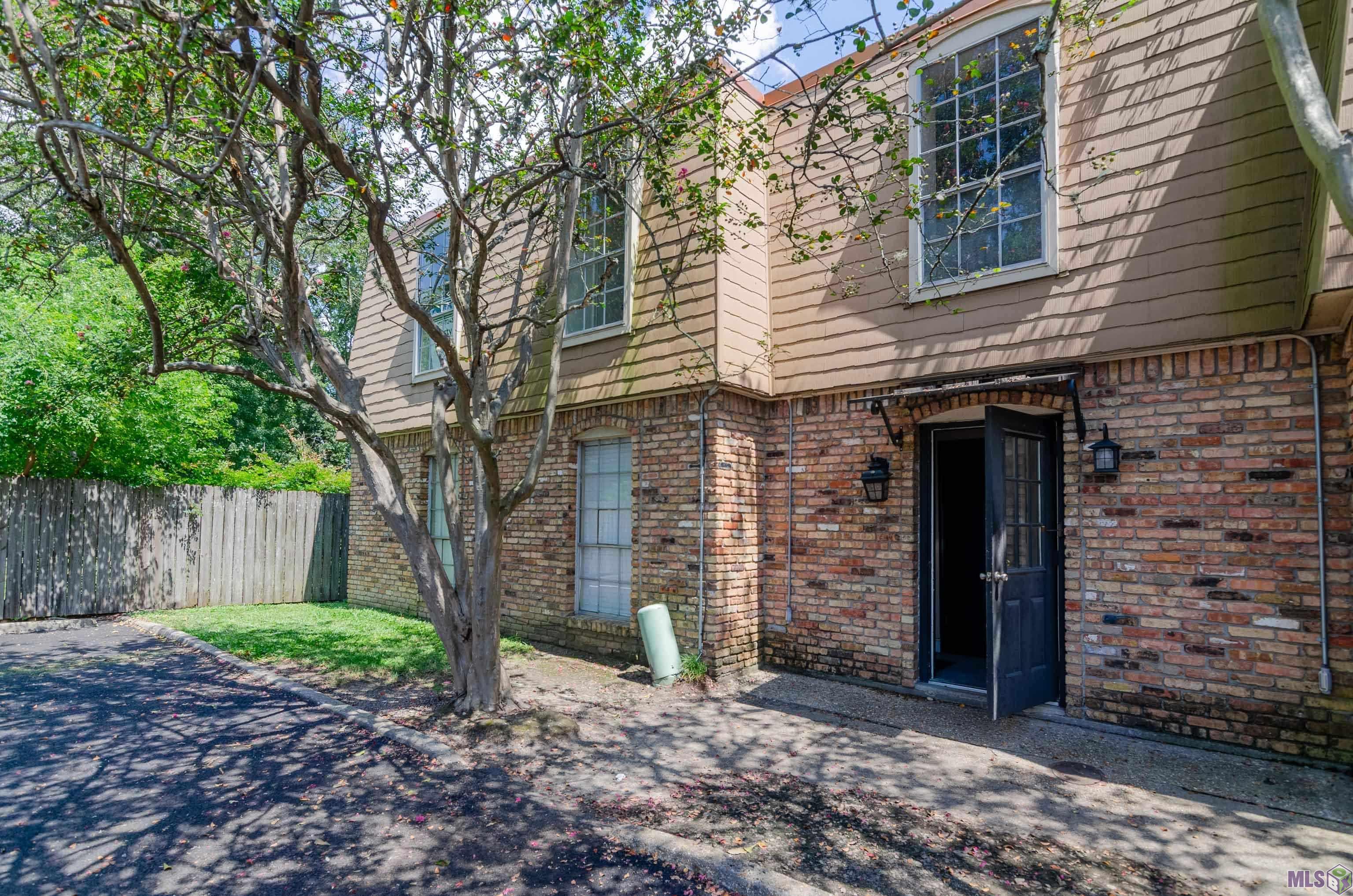 2100 COLLEGE, 98, Baton Rouge, LA 70808