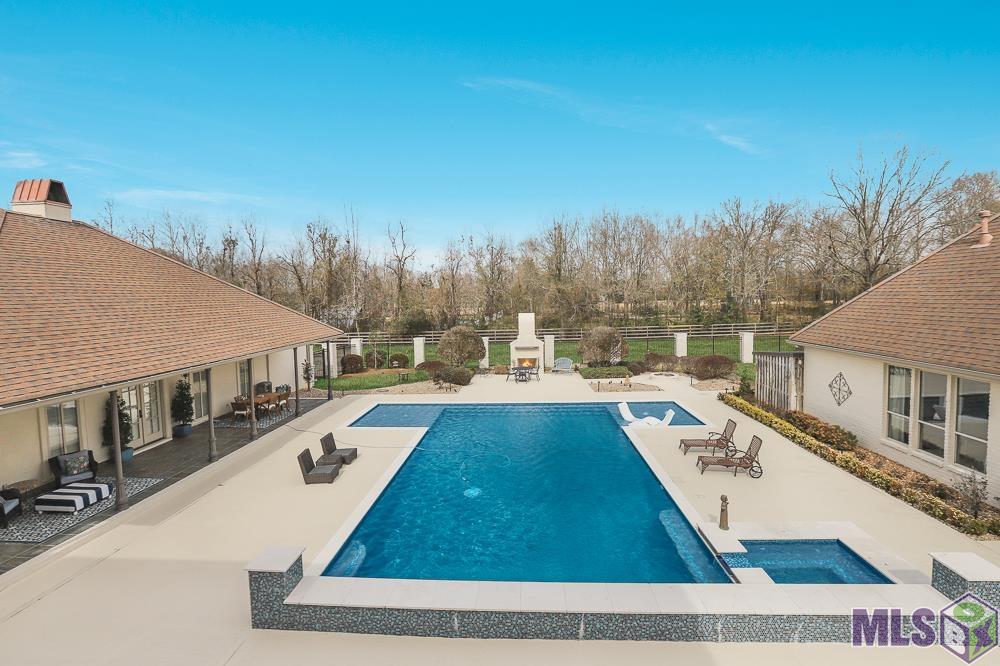 14247 BLACKWATER RD, Central, LA 70714