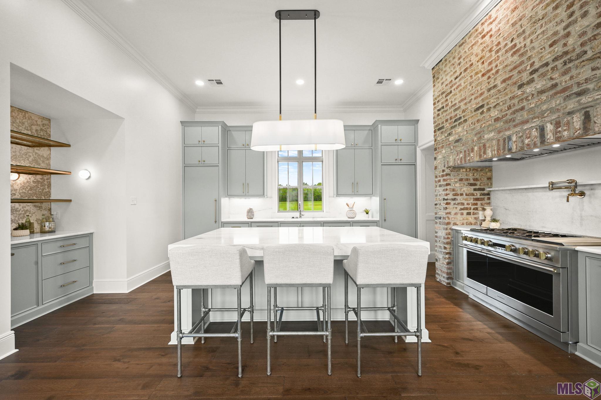 8638 GREENBRIER COVE RD, Saint George, LA 70817