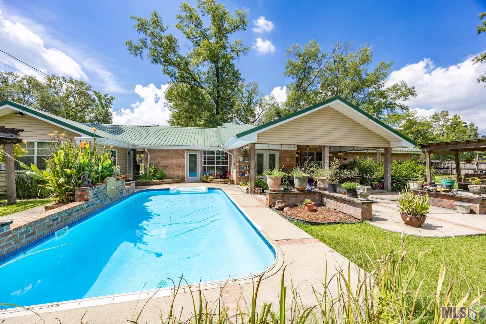 8659 LAKE PARK DR, Denham Springs, LA 70726