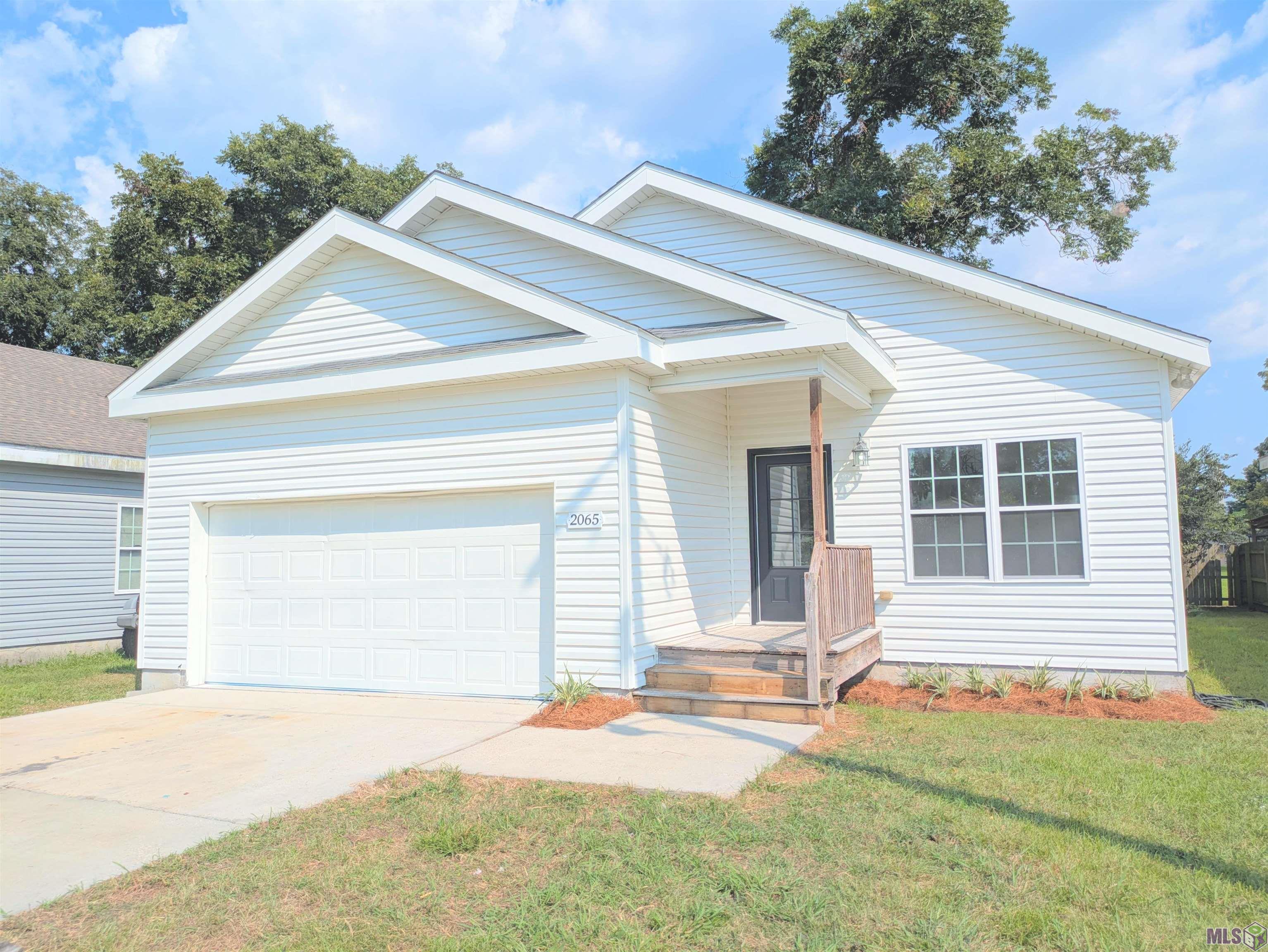 2065 RAVIER LN, Sunshine, LA 70780