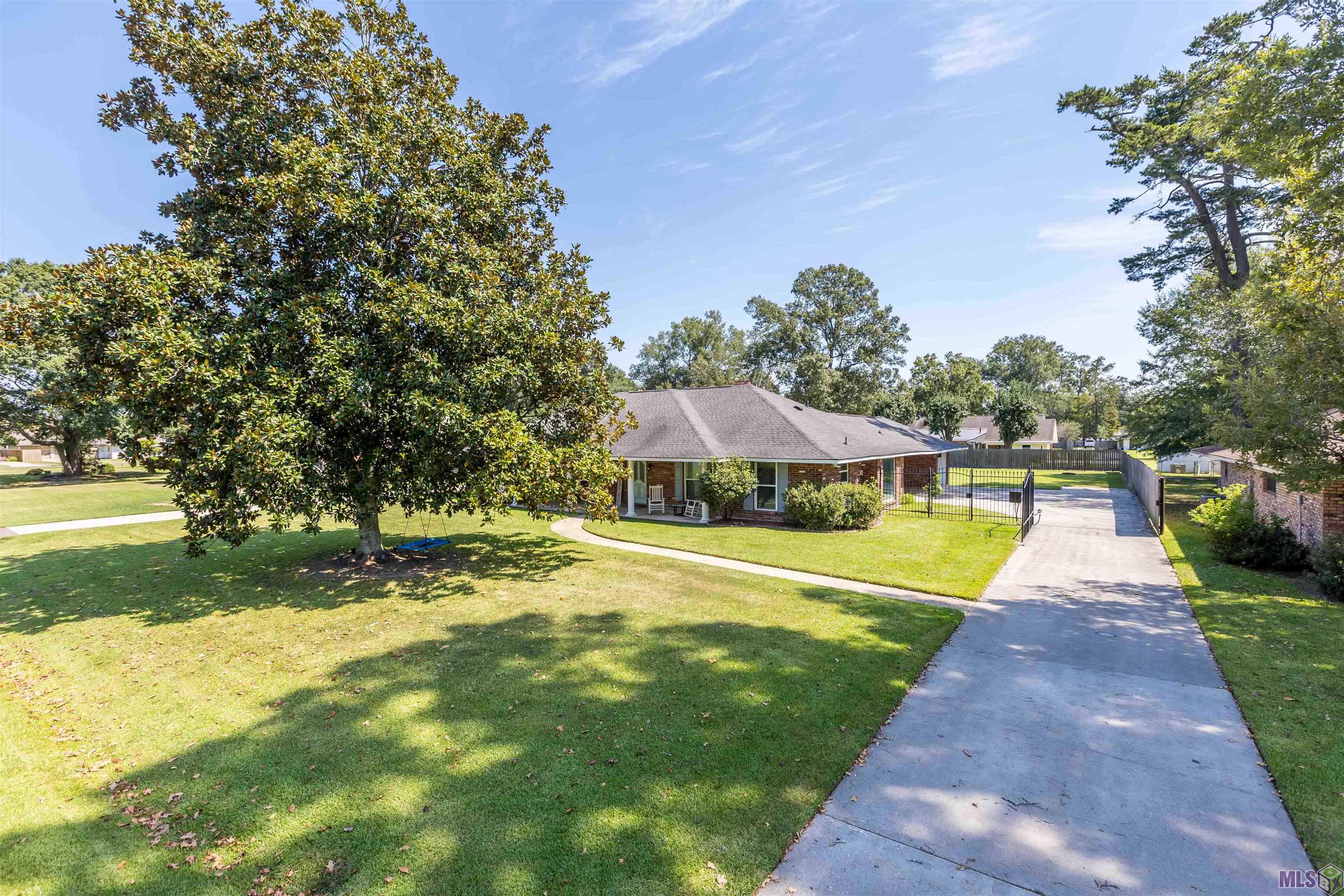 6612 LINDSEYNEAL DR, Greenwell Springs, LA 70739
