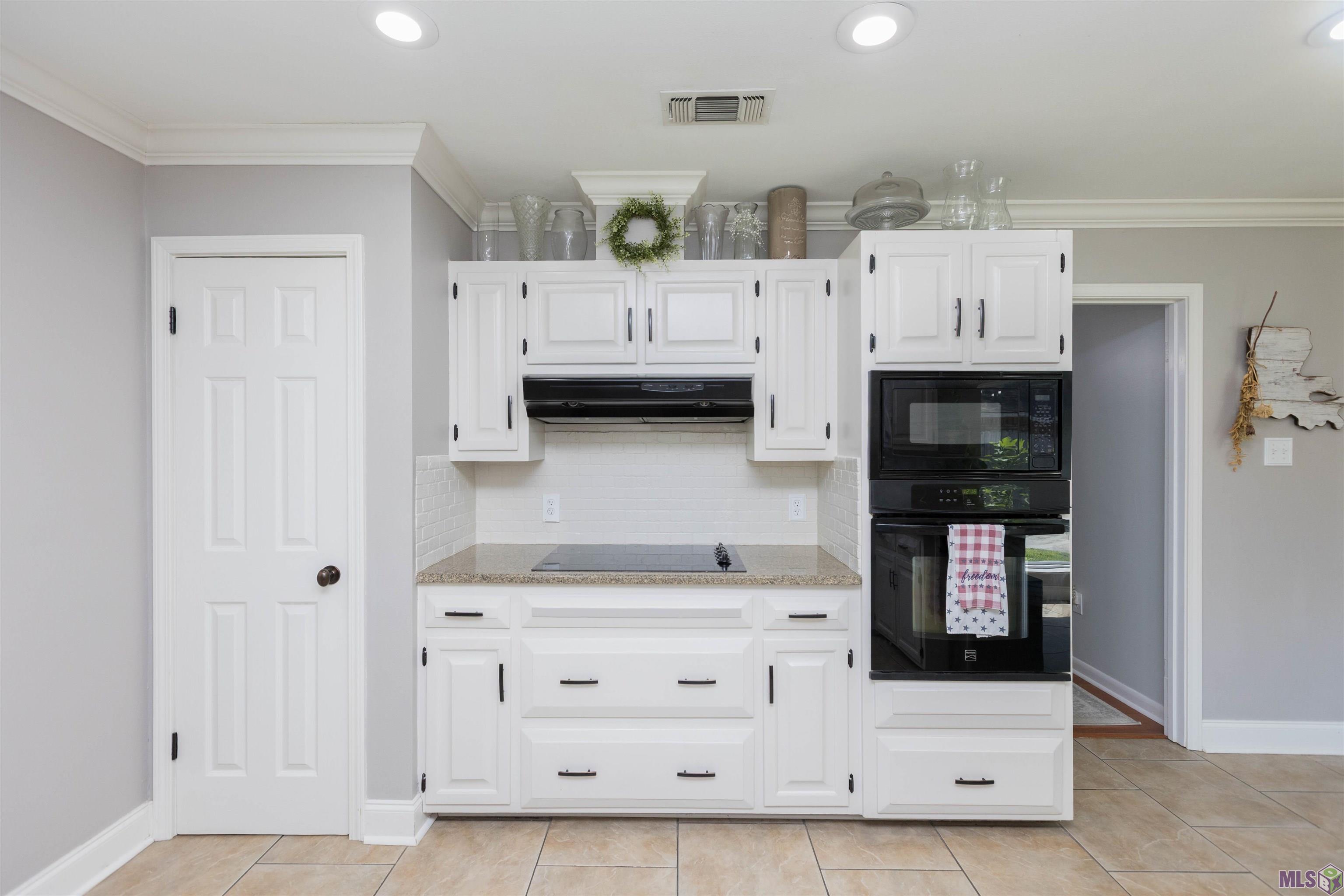 6612 LINDSEYNEAL DR, Greenwell Springs, LA 70739