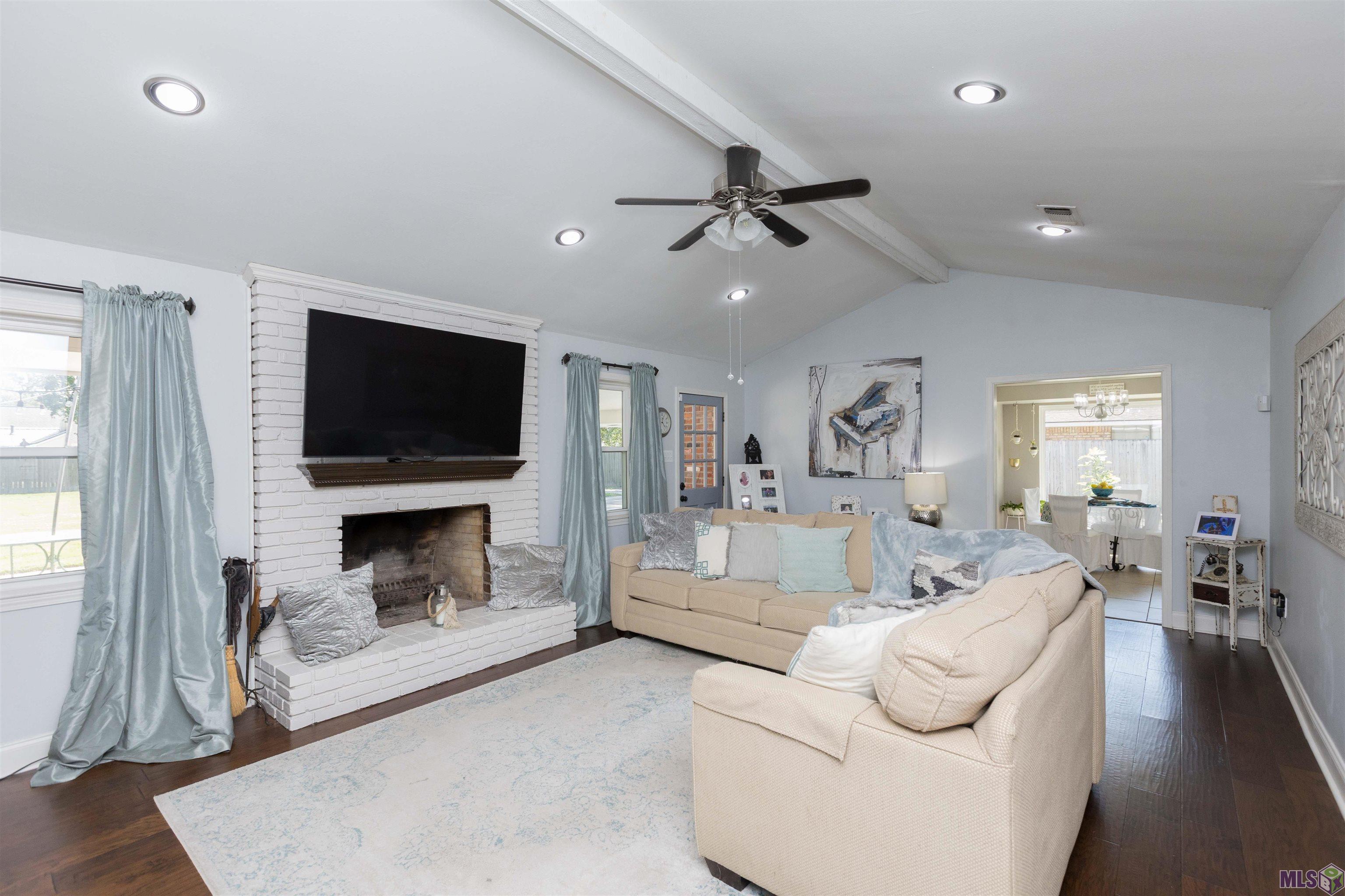 6612 LINDSEYNEAL DR, Greenwell Springs, LA 70739