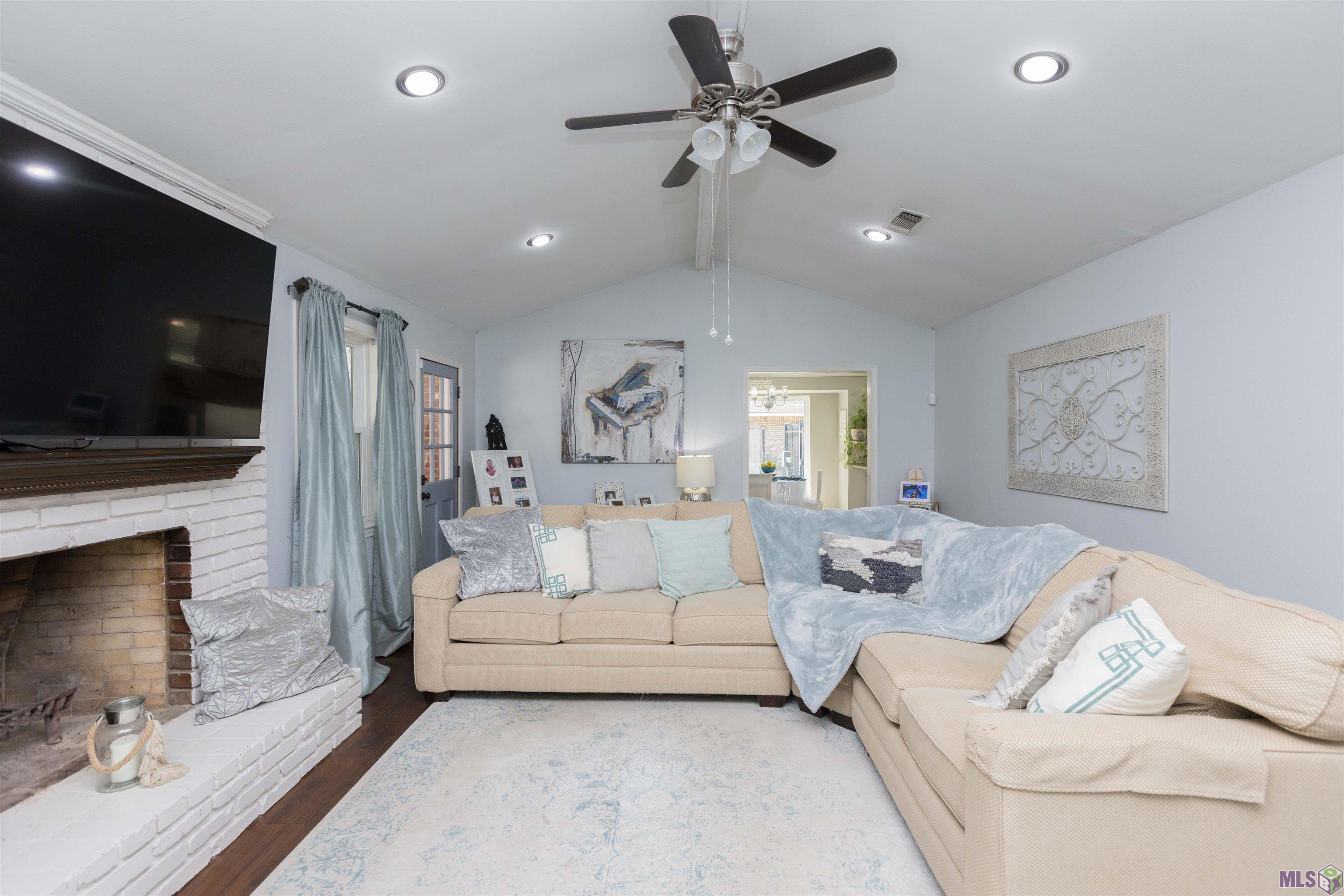 6612 LINDSEYNEAL DR, Greenwell Springs, LA 70739