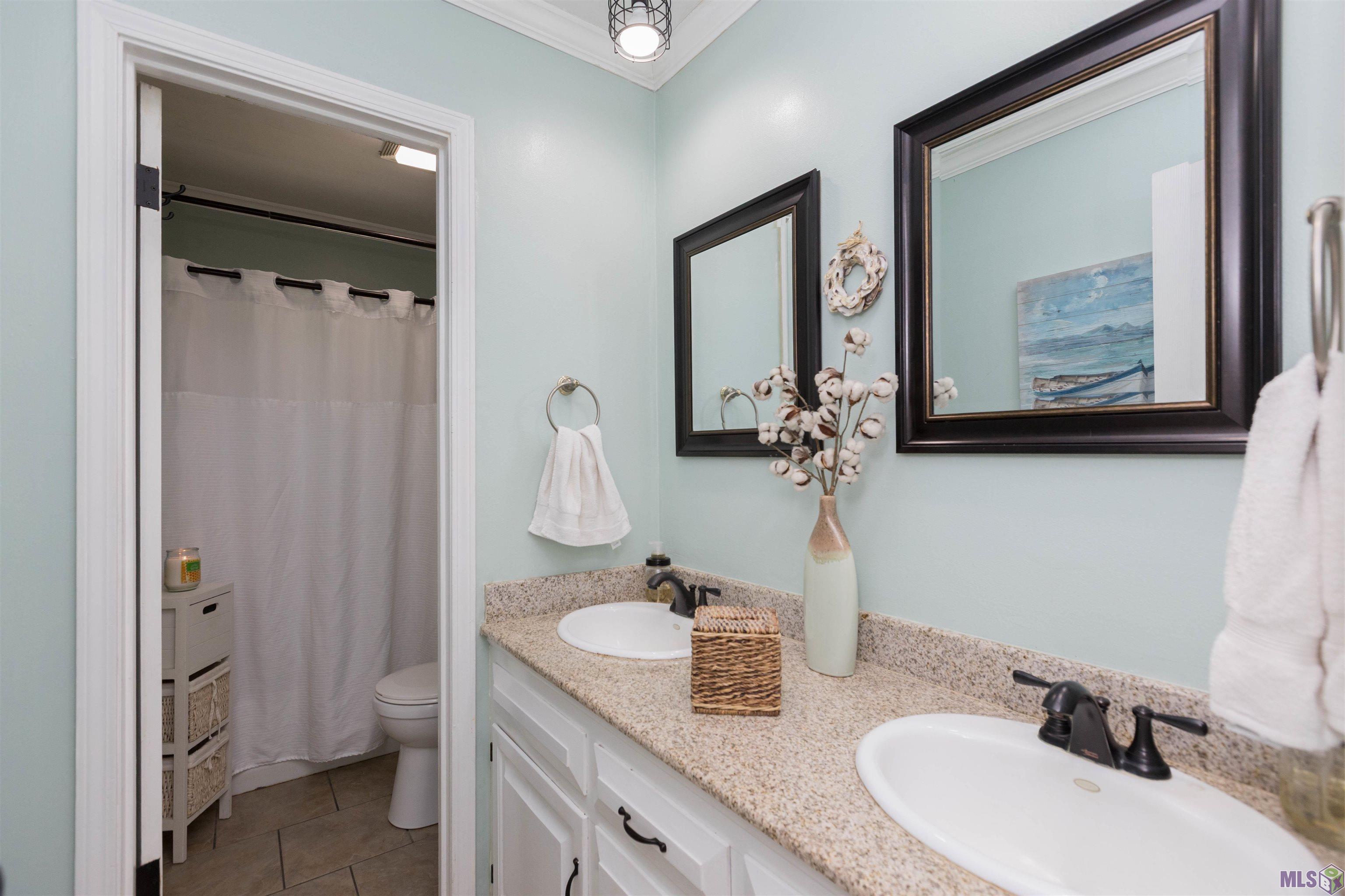 6612 LINDSEYNEAL DR, Greenwell Springs, LA 70739