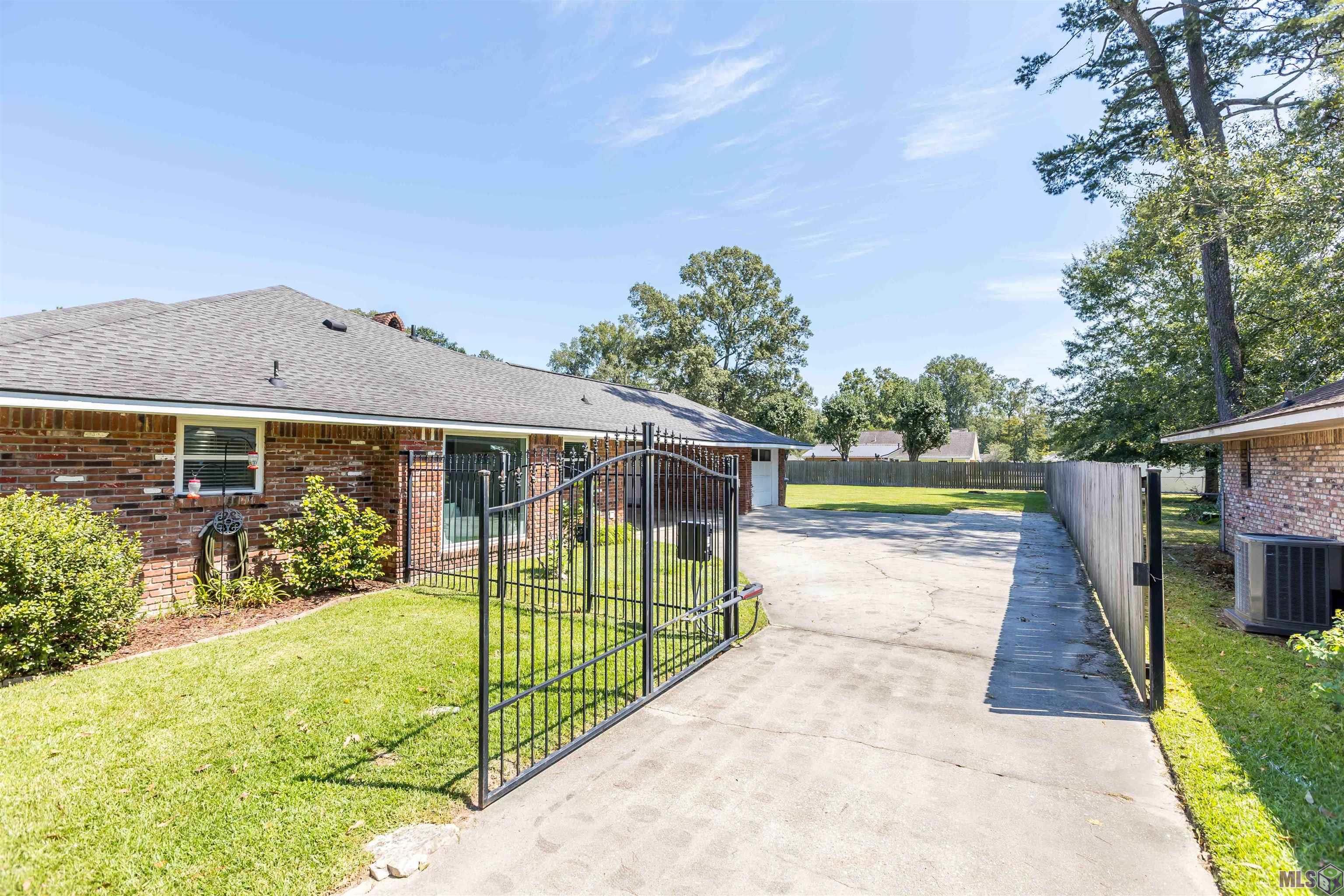 6612 LINDSEYNEAL DR, Greenwell Springs, LA 70739