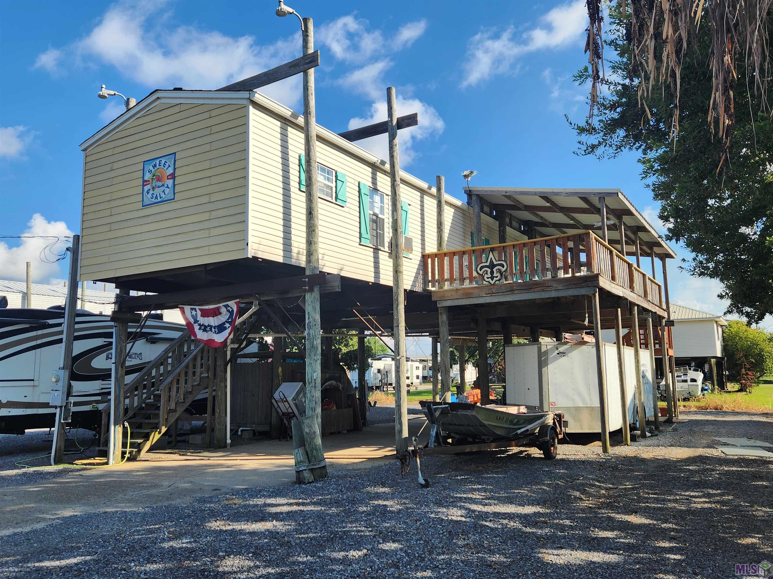 162 GRAPE LN, Grand Isle, LA 70358