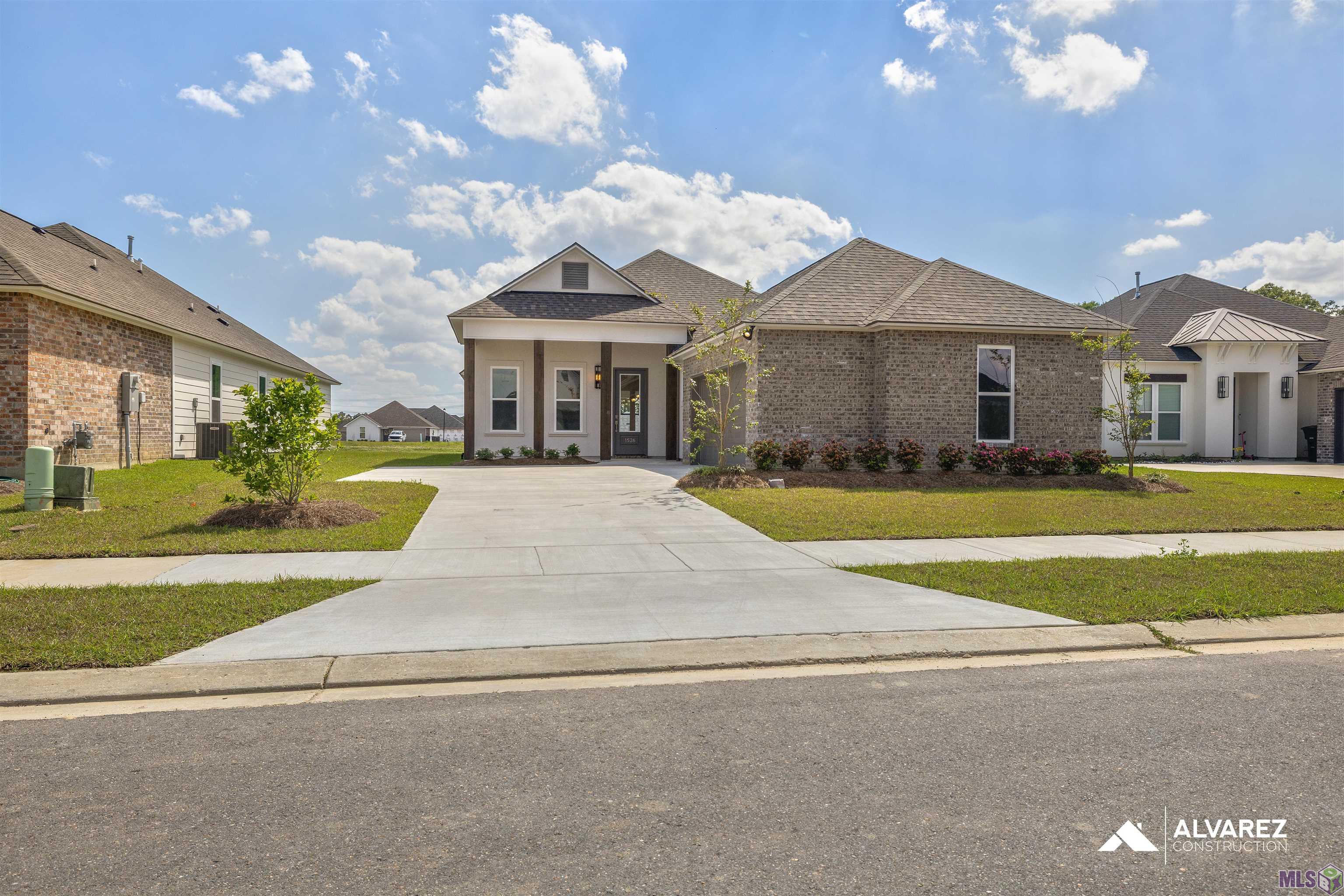 1526 FRANKEL AVE, Zachary, LA 70791