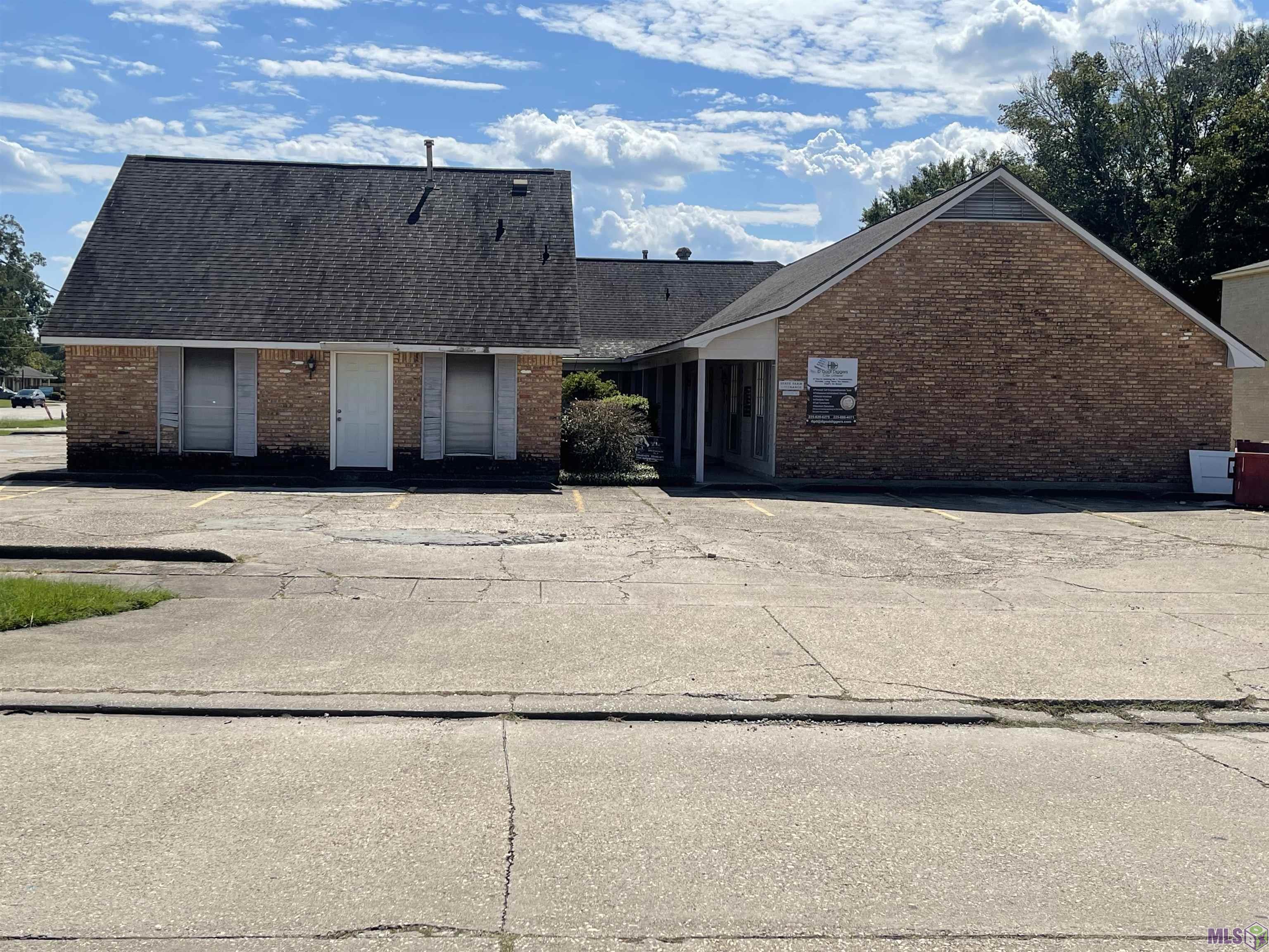 3213 MONTERREY DR, Baton Rouge, LA 70814