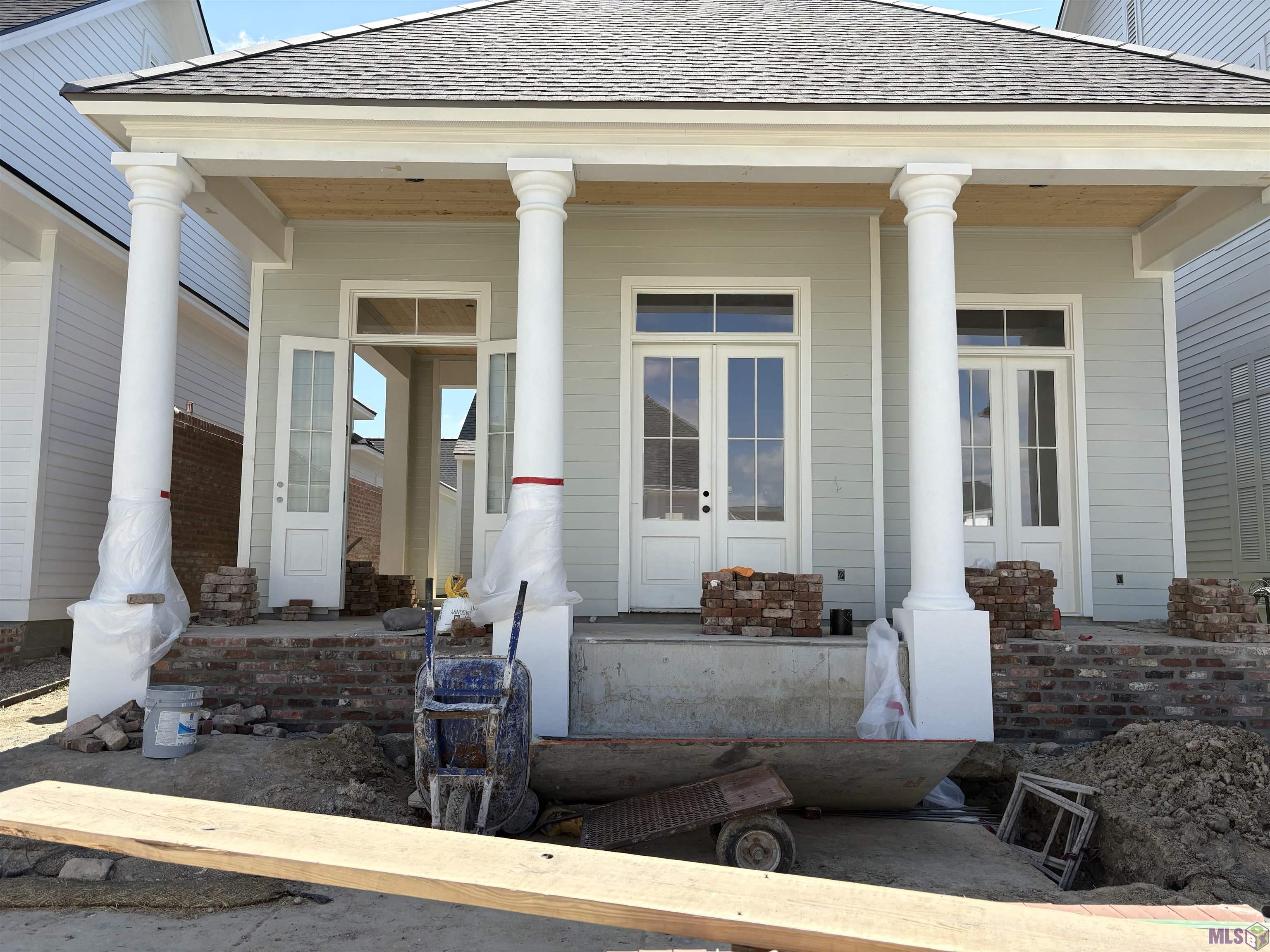 5330 RUE DES JARDIN, Baton Rouge, LA 70808