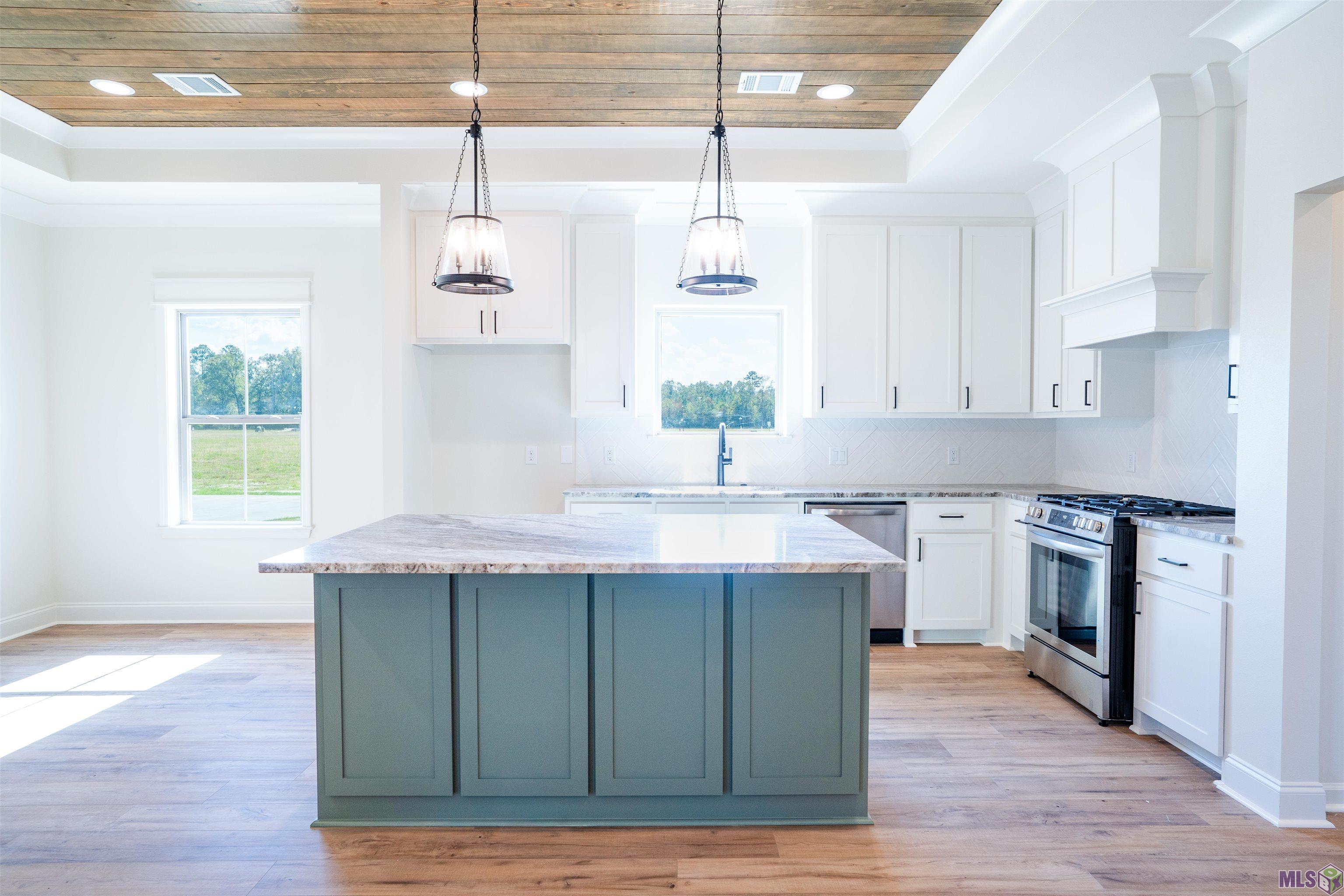 24162 Red Tail Lane, Denham Springs, LA 70726