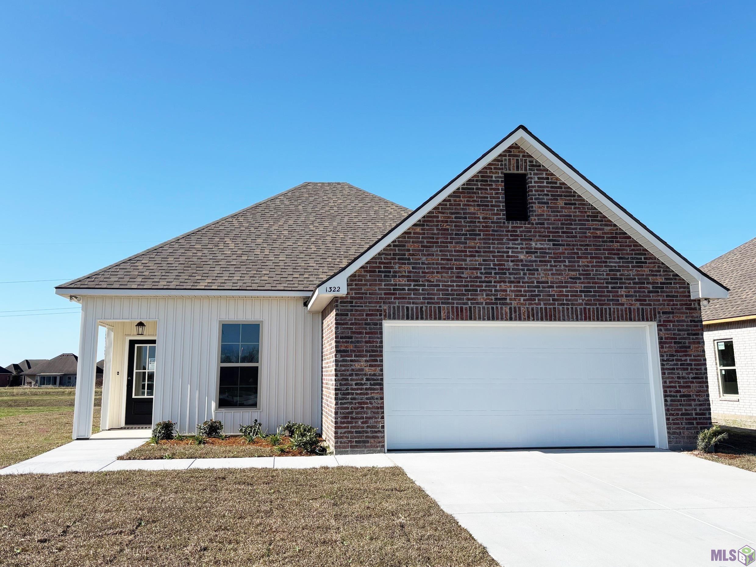 Homes for sale in Thibodaux, LA | 1322 Tina Street, Thibodaux, LA 70301 | MLS# BY2025020011