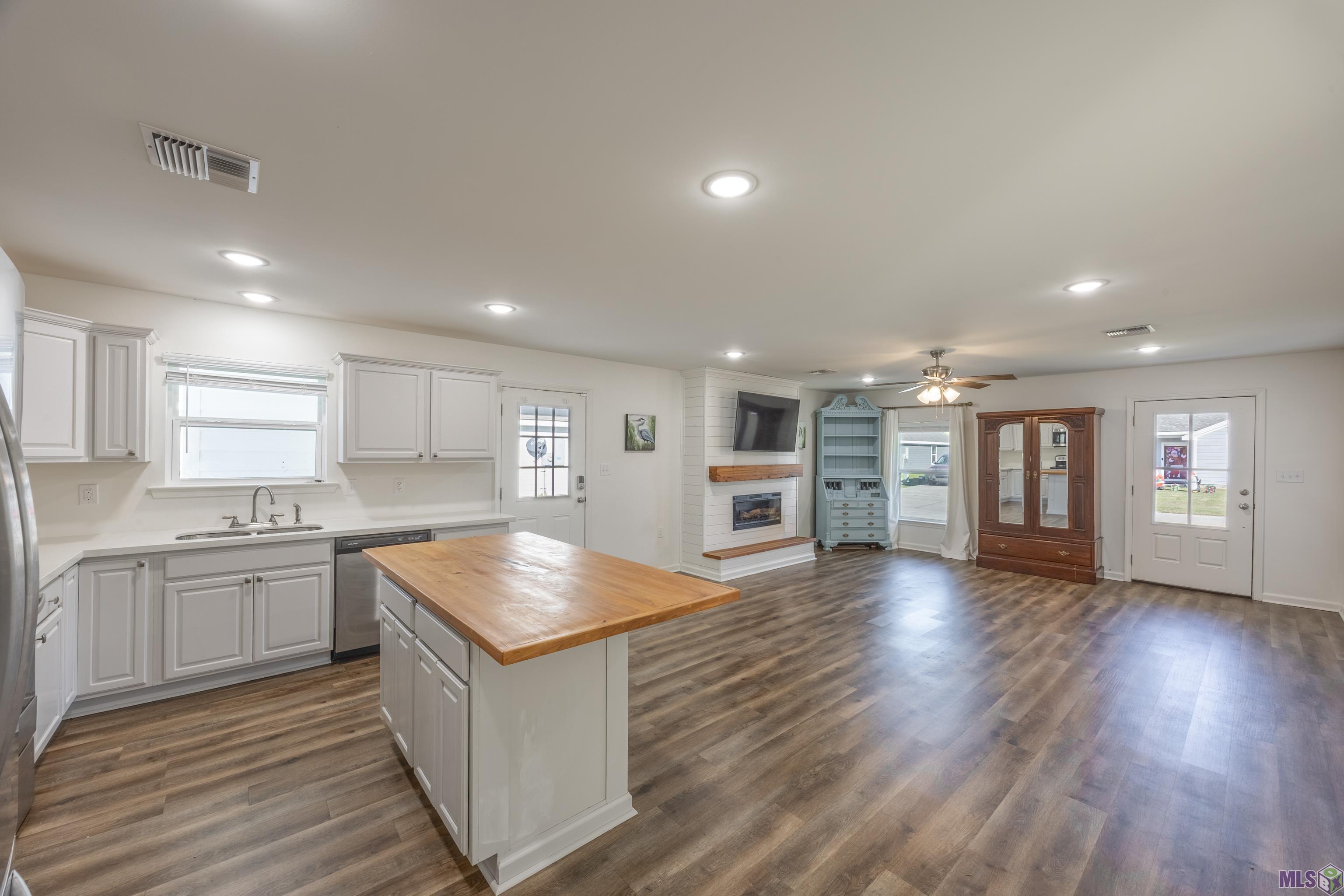 Homes for sale in Thibodaux, LA | 2552 Pineneedle Street, Thibodaux, LA 70301 | MLS# BY2025021140