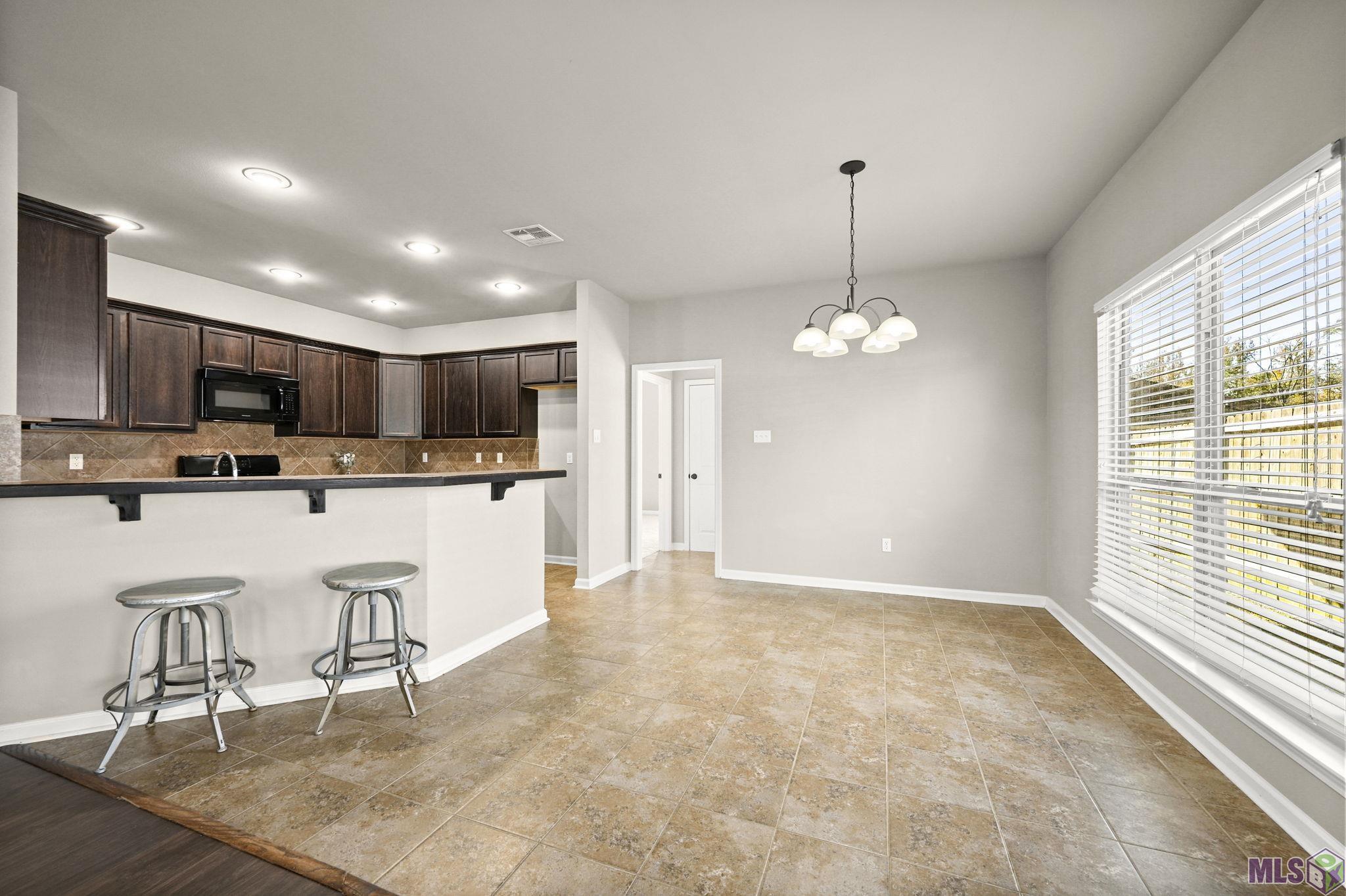 42391 CEDARSTONE AVE, Prairieville, LA 70769