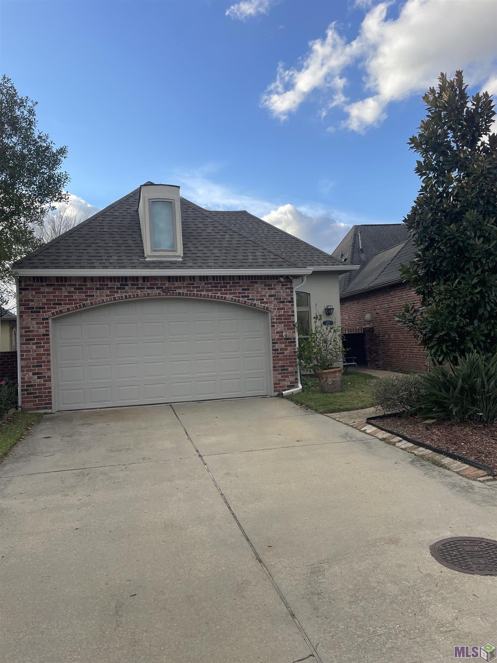6029 COURTYARD DR, Gonzales, LA 70737