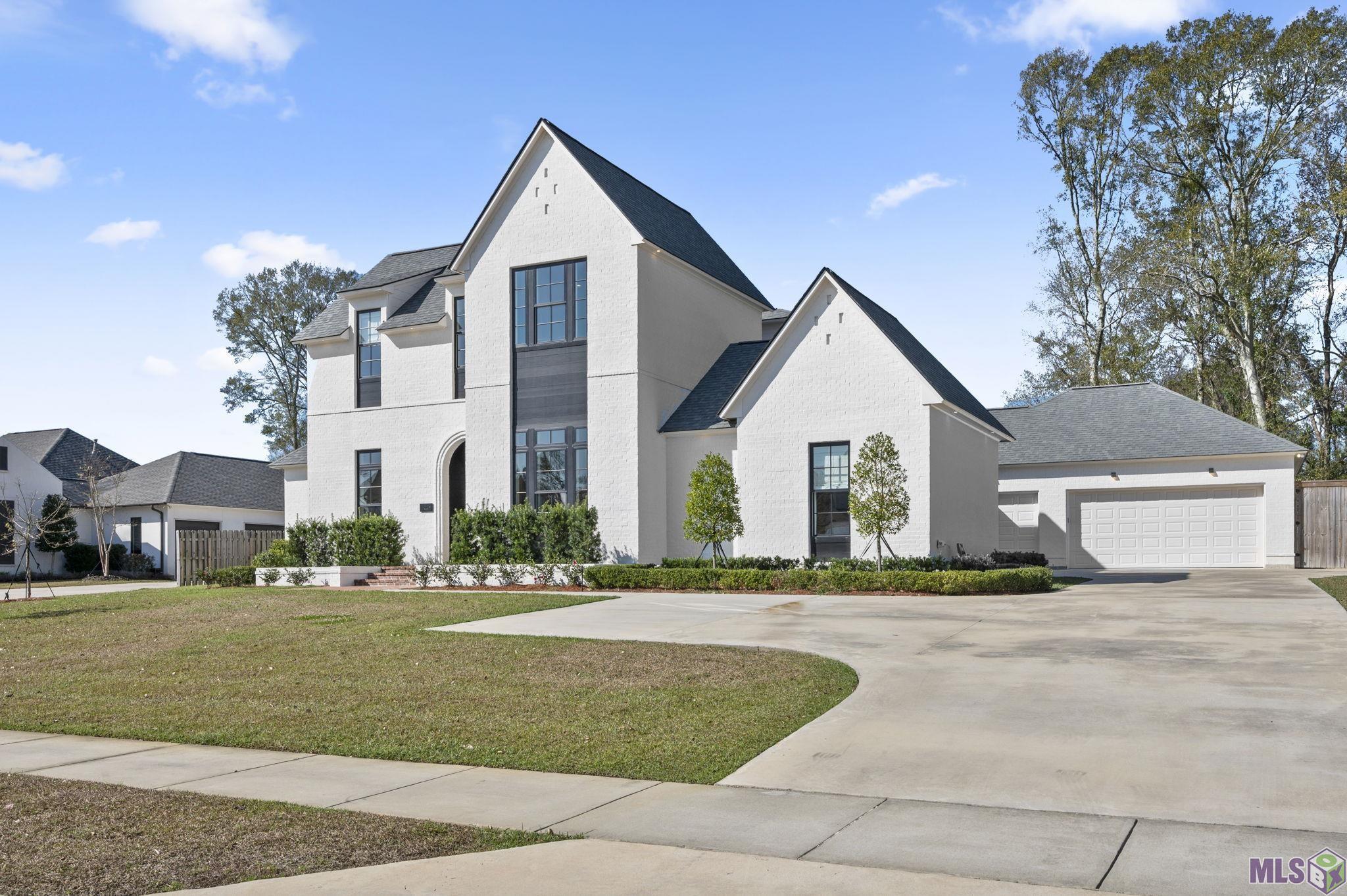 8228 OAKRIDGE DR, Saint George, LA 70810