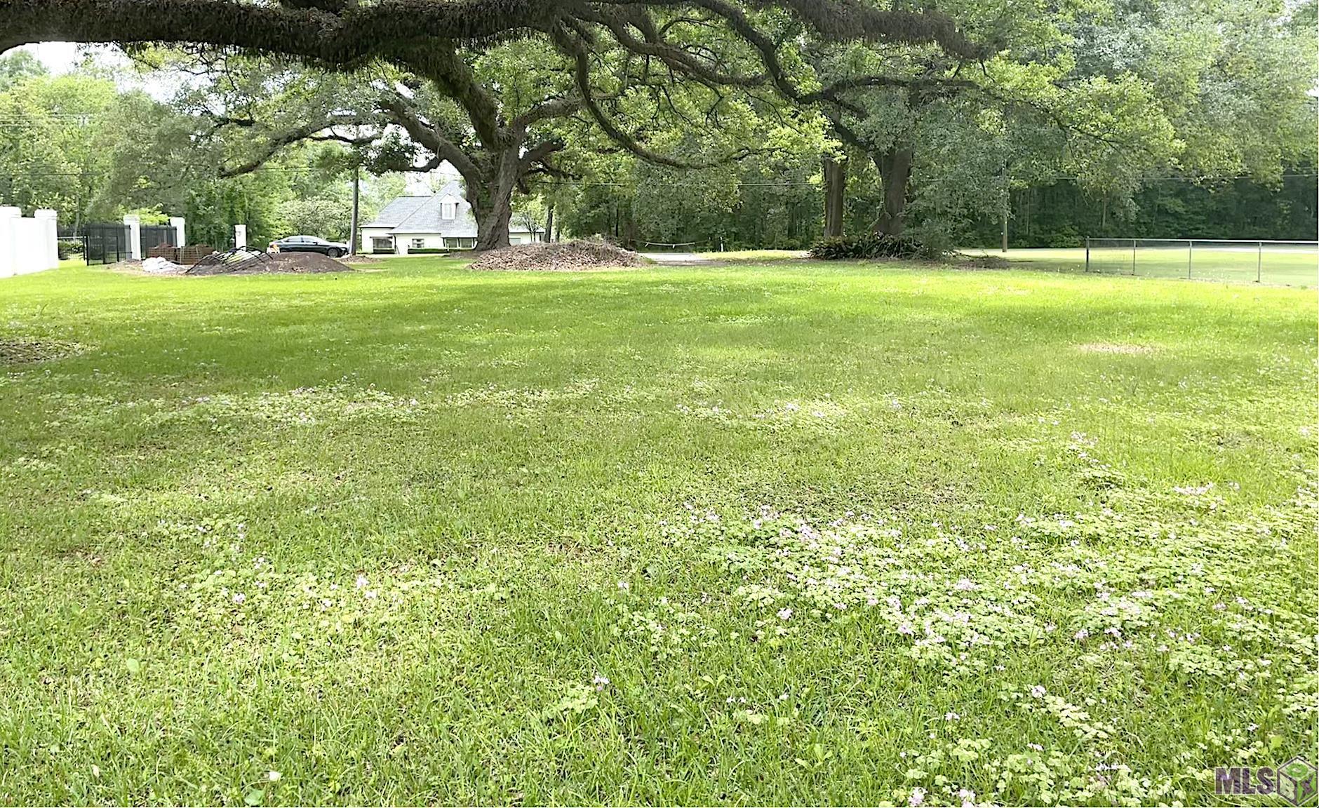 4945 HIGHLAND RD, Baton Rouge, LA 70808