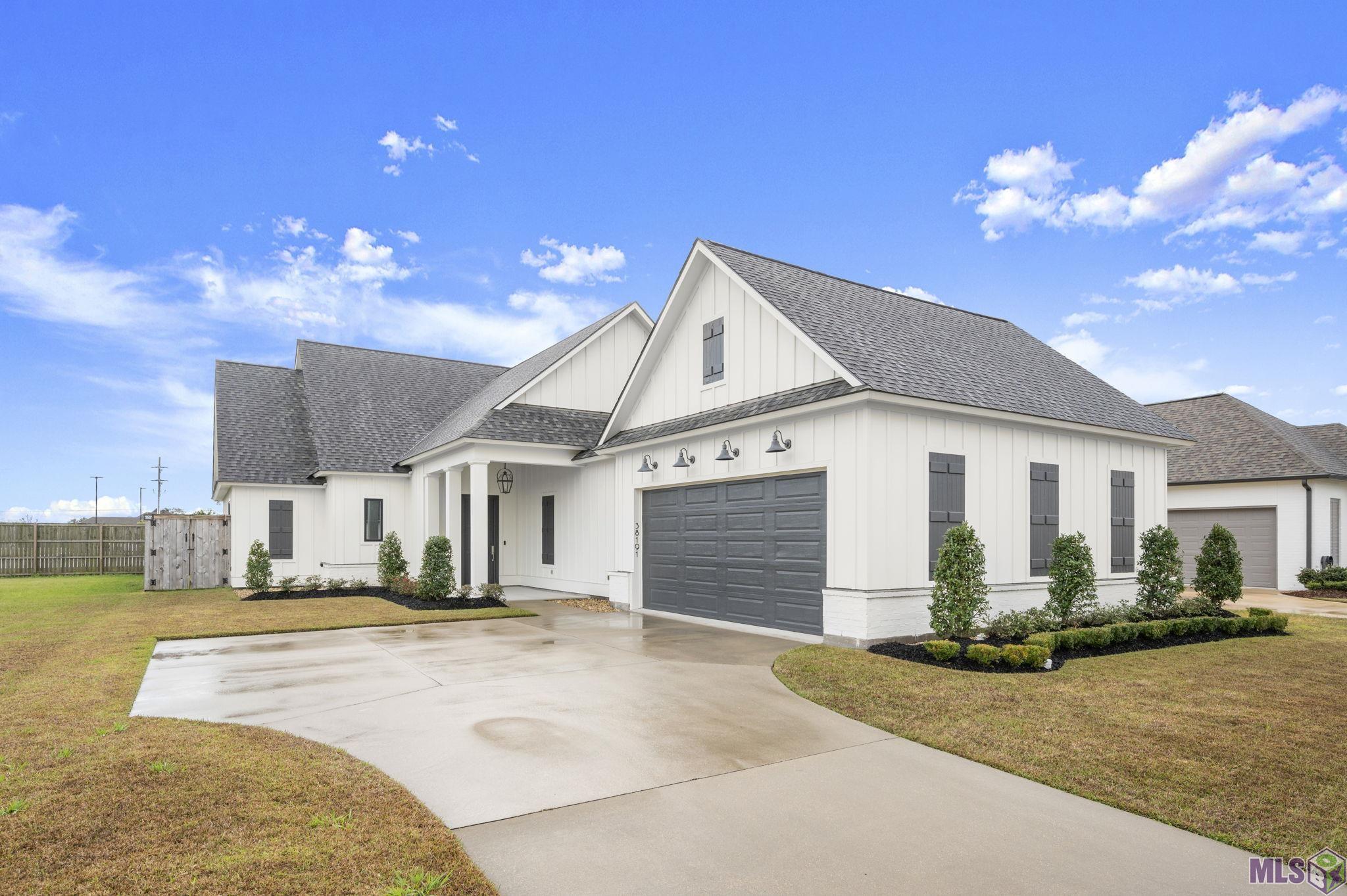 38191 MEADOW RUE DR, Prairieville, LA 70769