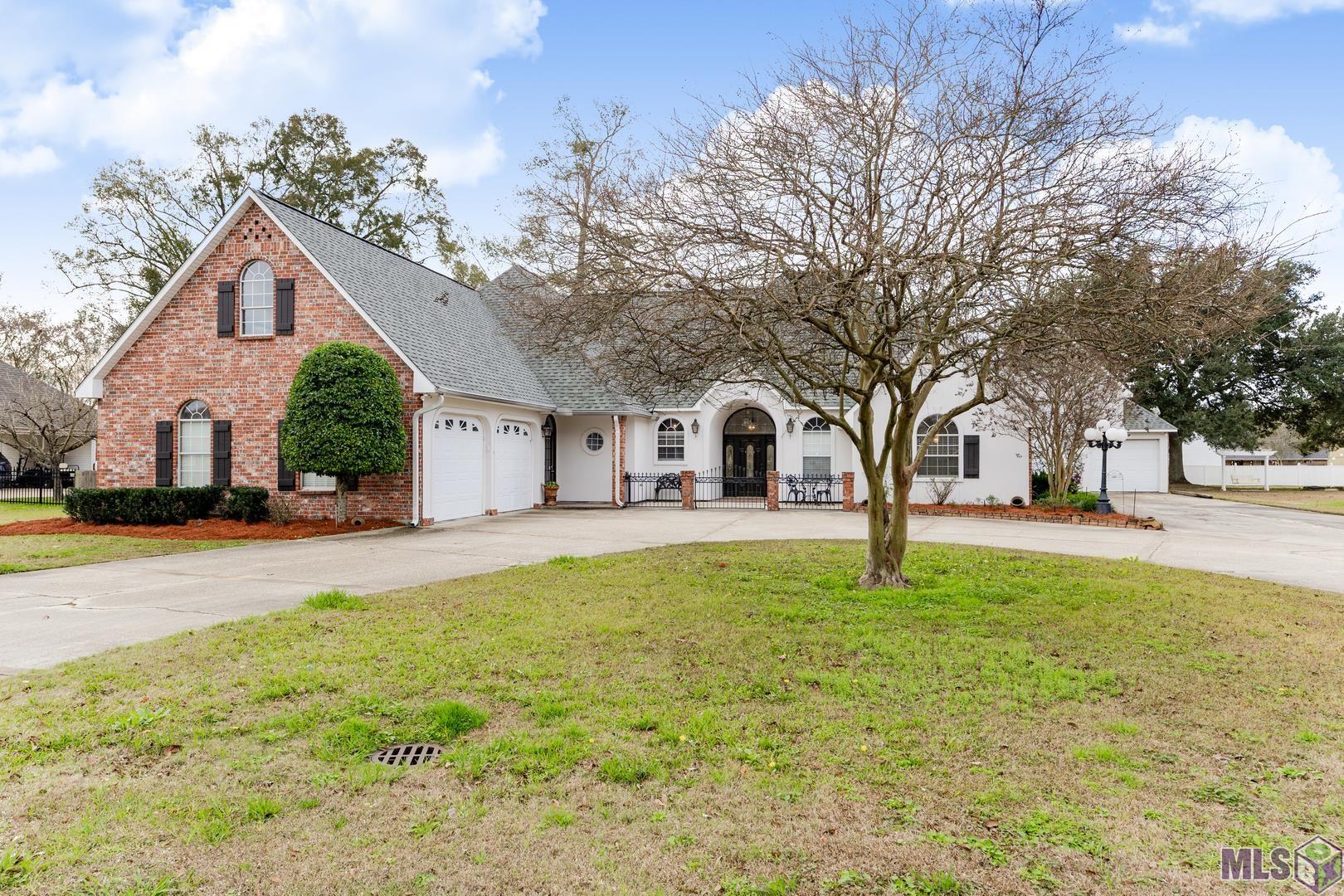 2145 BRITTANY DR, Port Allen, LA 70767