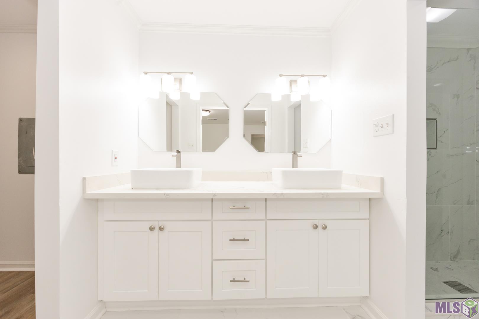 4930 SHADELAND DR, Baton Rouge, LA 70816