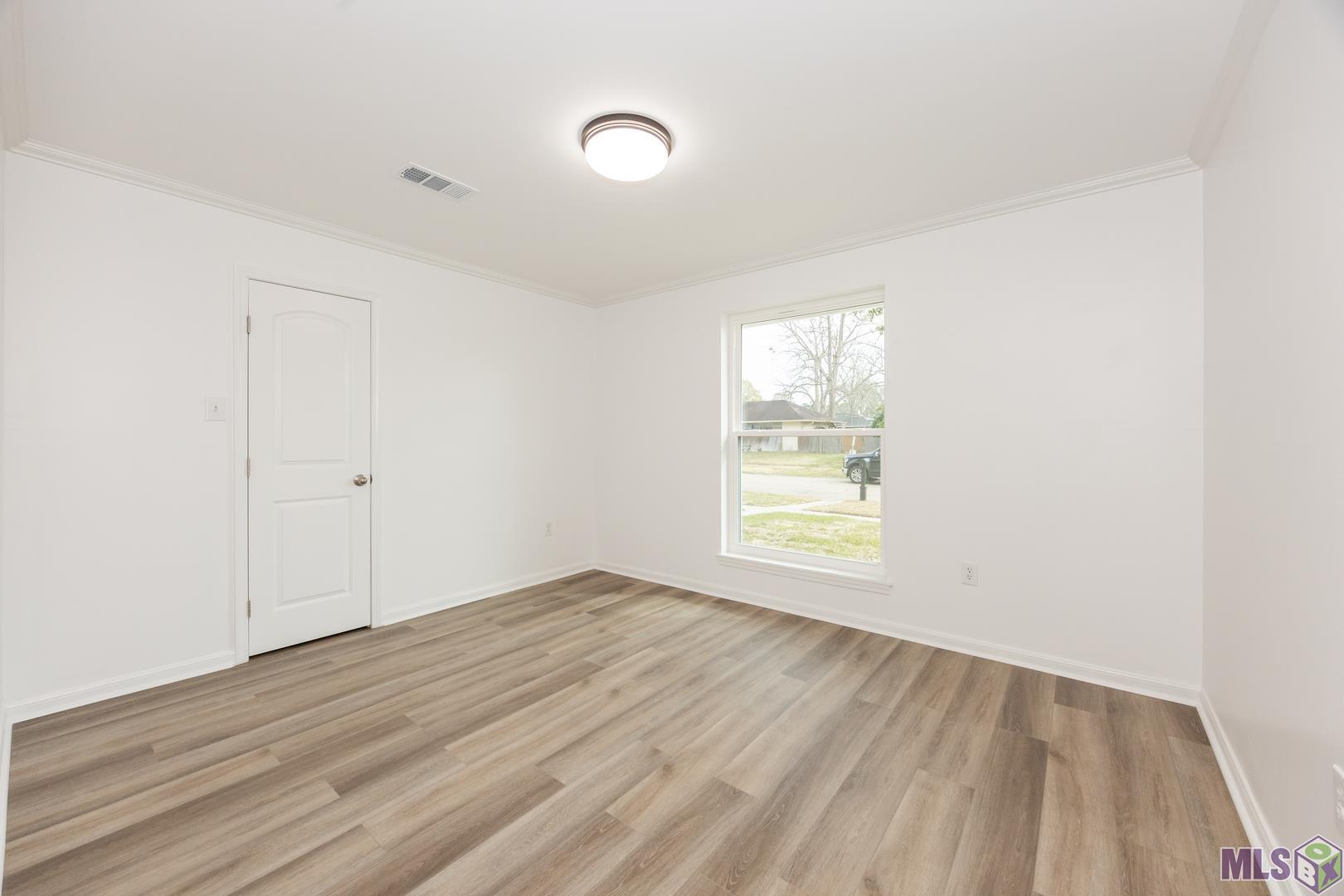 4930 SHADELAND DR, Baton Rouge, LA 70816