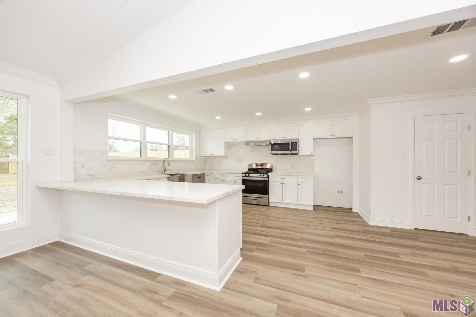 4930 SHADELAND DR, Baton Rouge, LA 70816