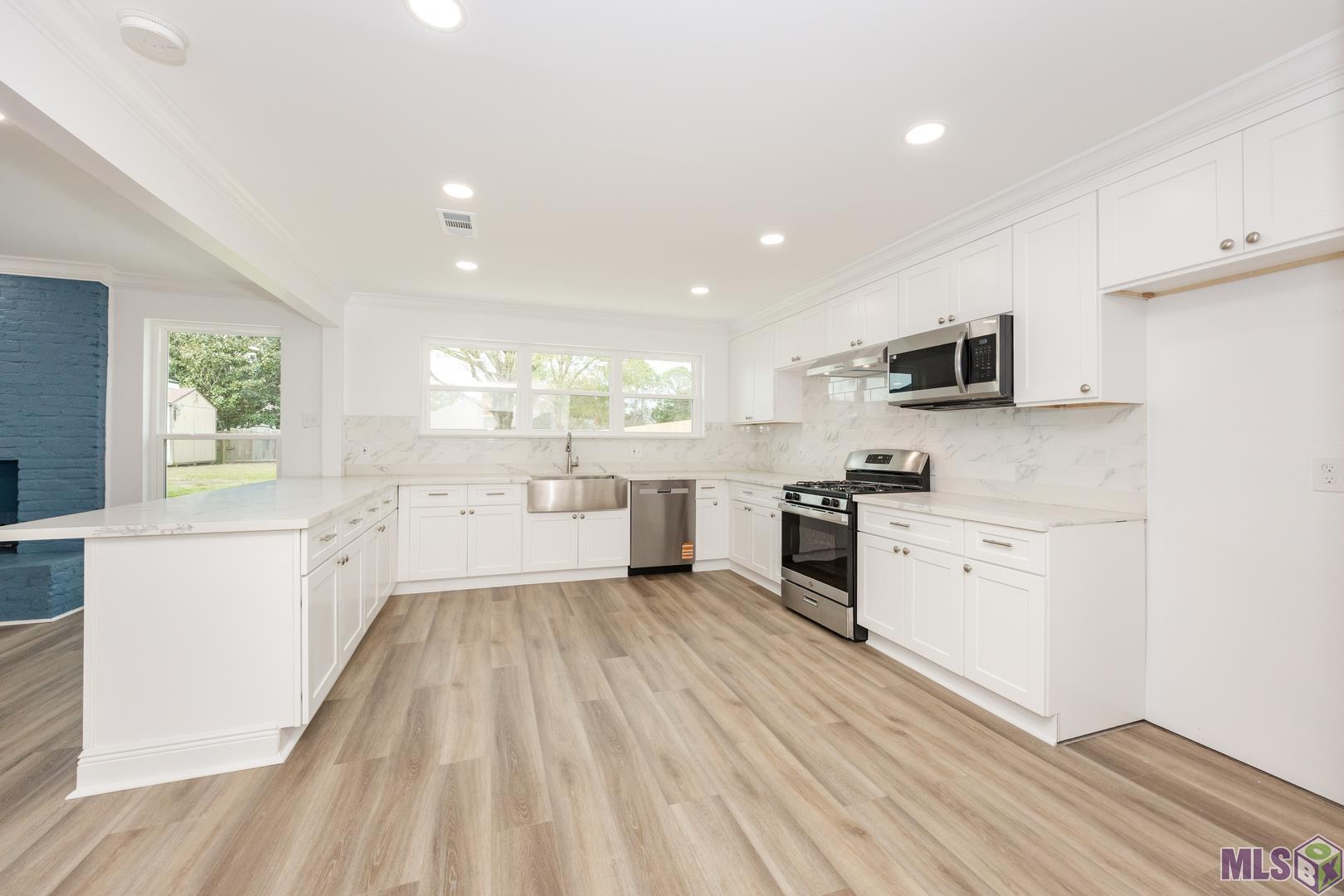 4930 SHADELAND DR, Baton Rouge, LA 70816