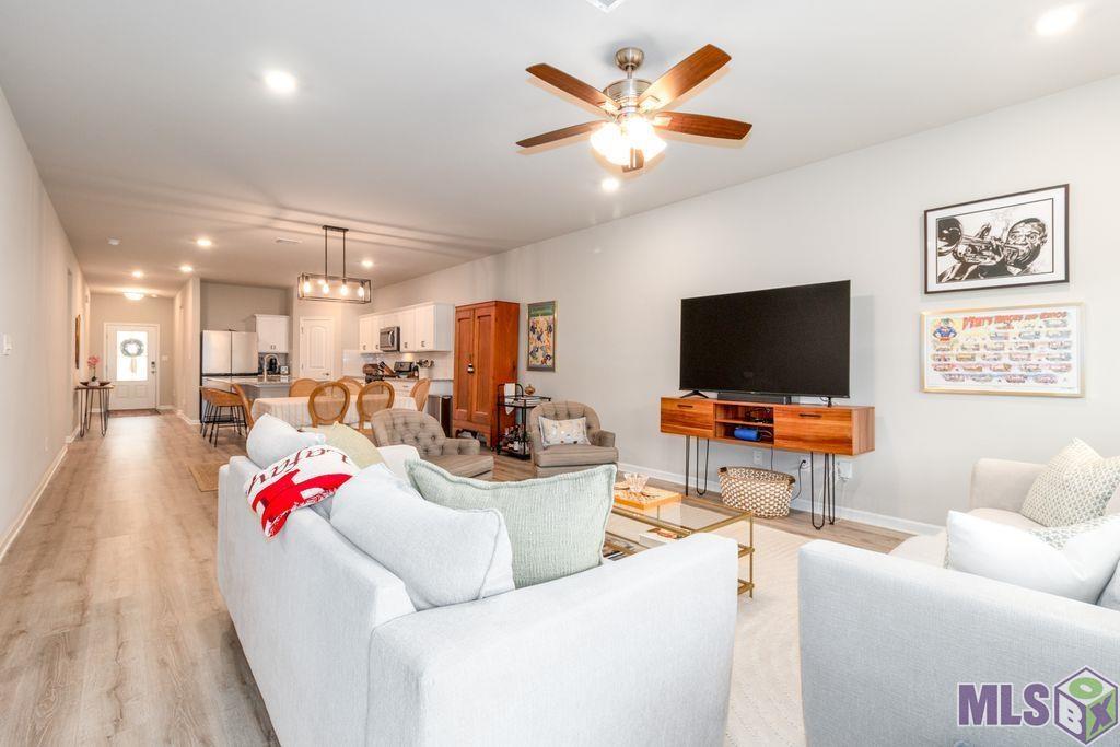 6407 TIGER POINTE DR, Saint George, LA 70817