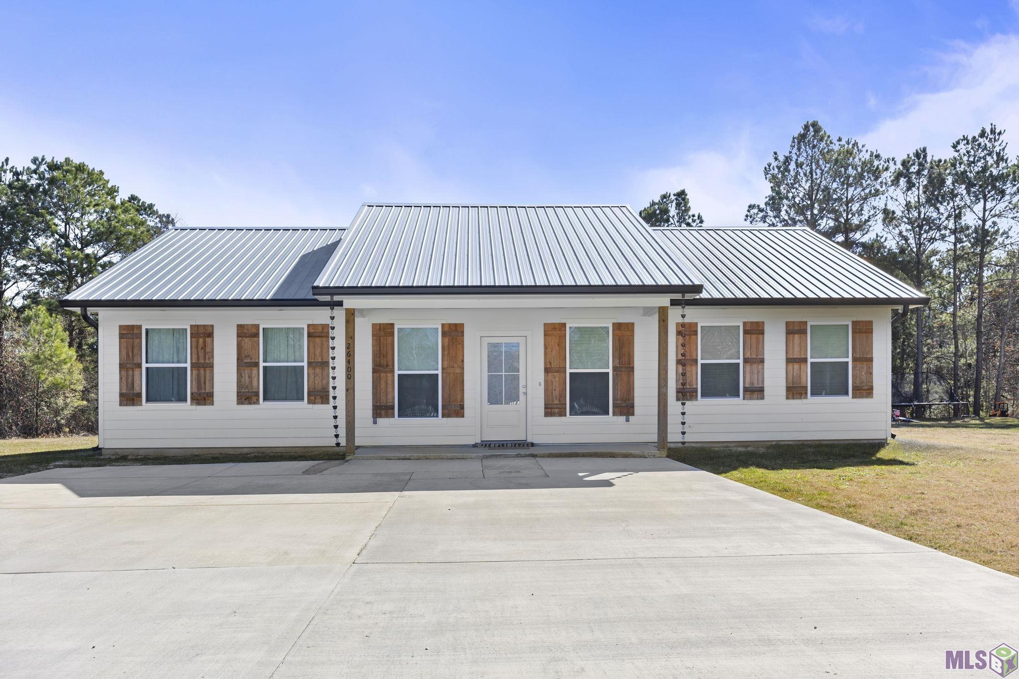 26400 PONCHATOULA DR, Springfield, LA 70462