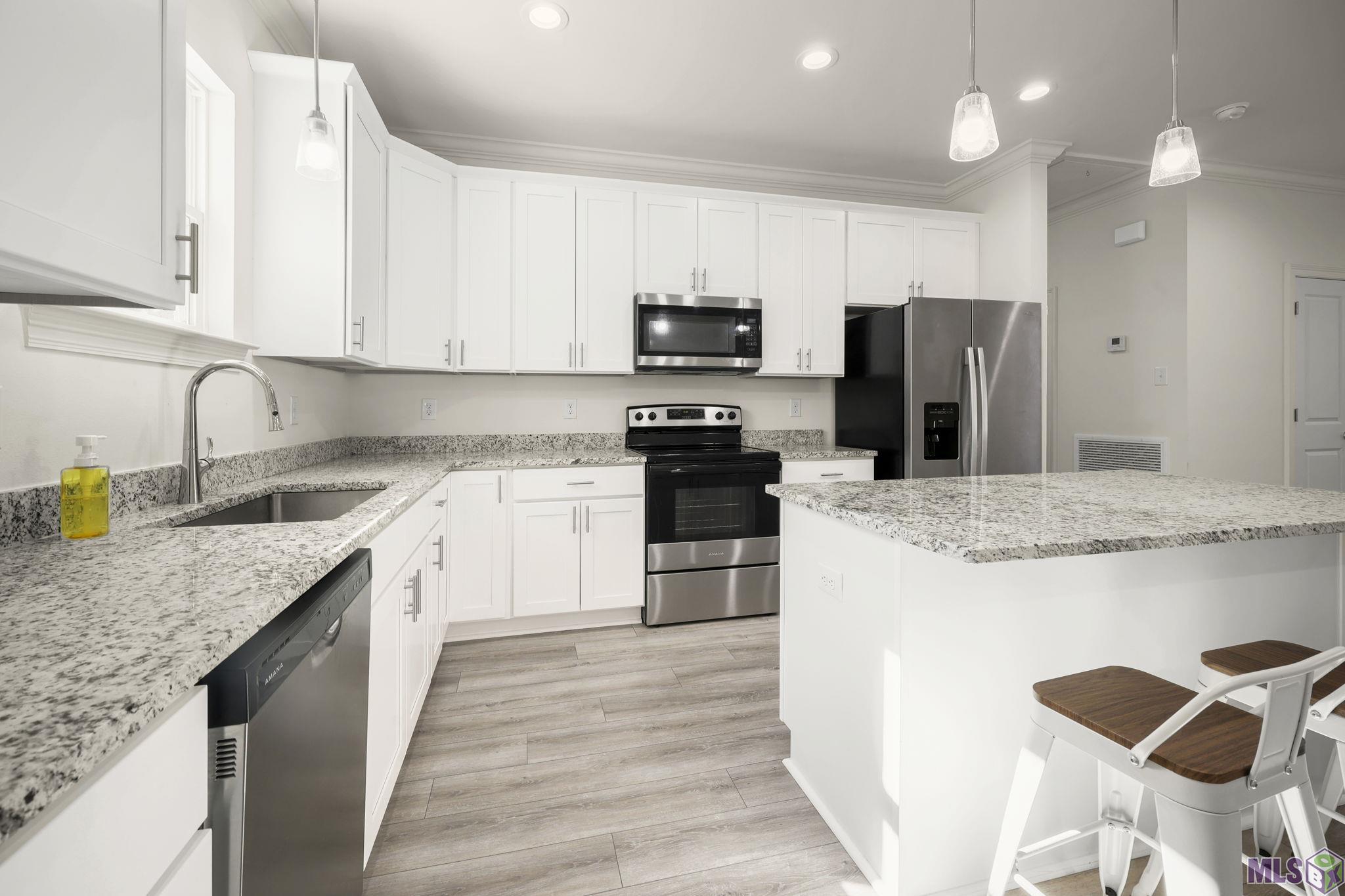 26400 PONCHATOULA DR, Springfield, LA 70462