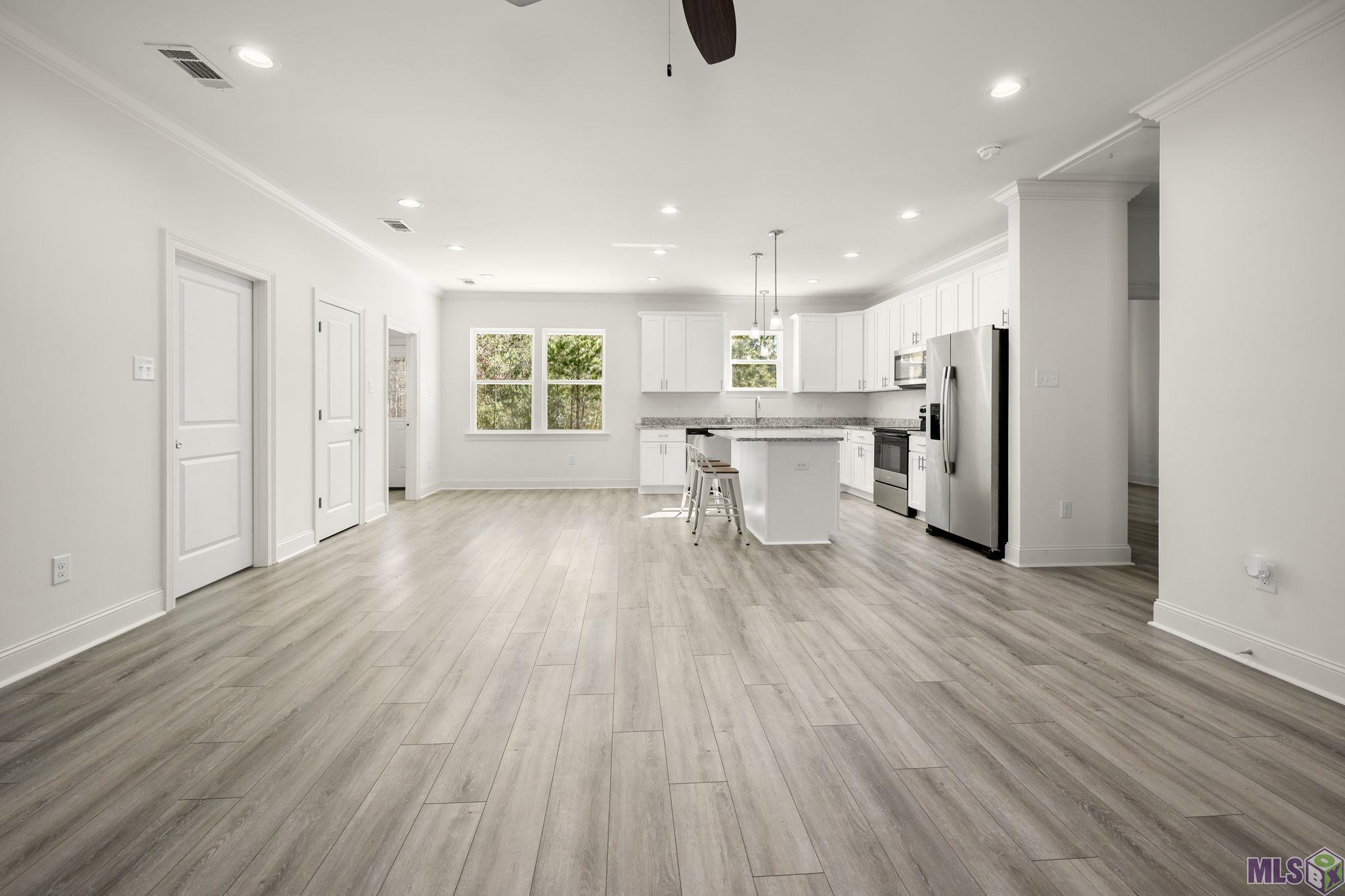 26400 PONCHATOULA DR, Springfield, LA 70462